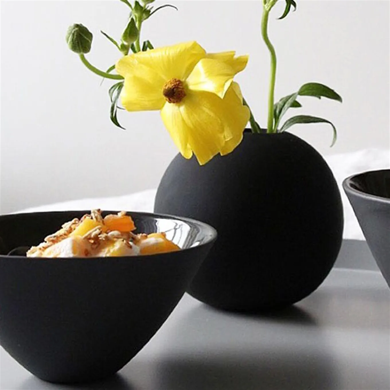 Ball vase black from Cooee Design