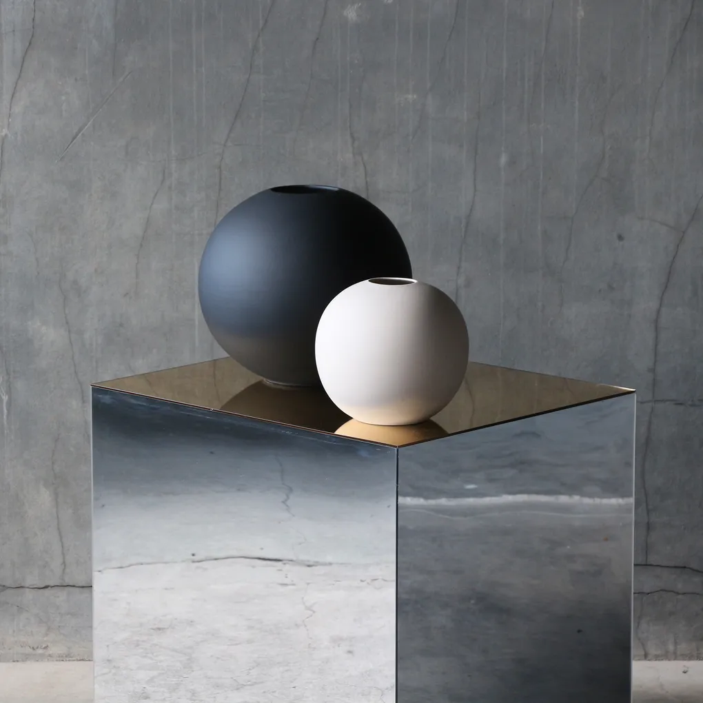 Ball vase black from Cooee Design