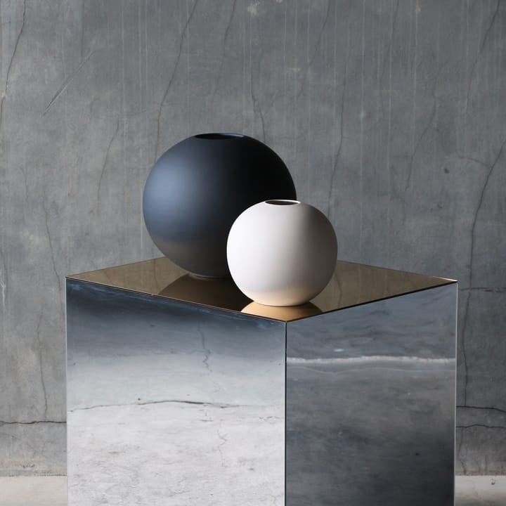 Ball vase black - 30 cm - Cooee Design
