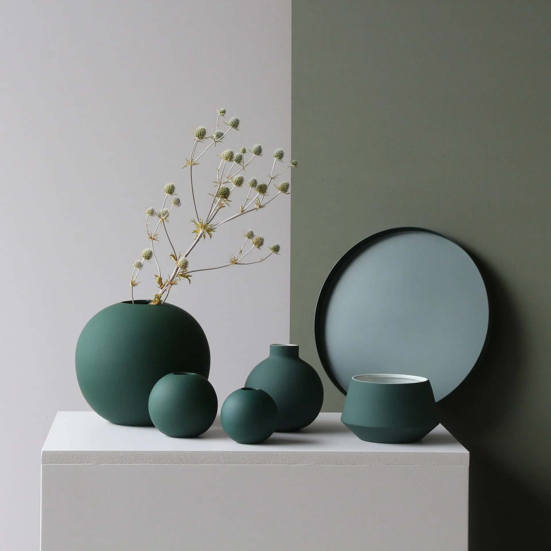 Ball vase dark green, 20 cm Cooee Design