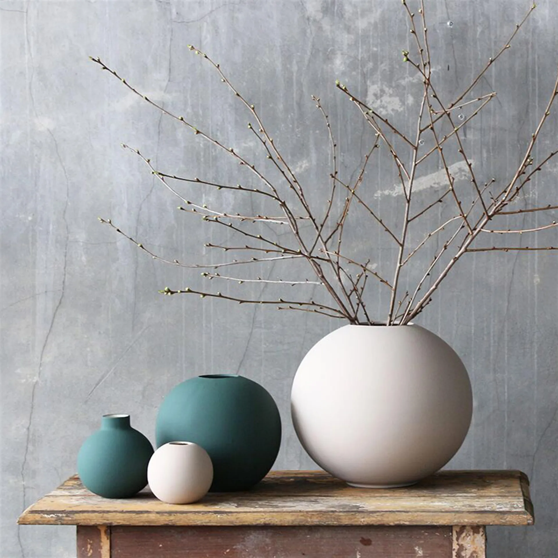 Ball vase dark green, 20 cm Cooee Design
