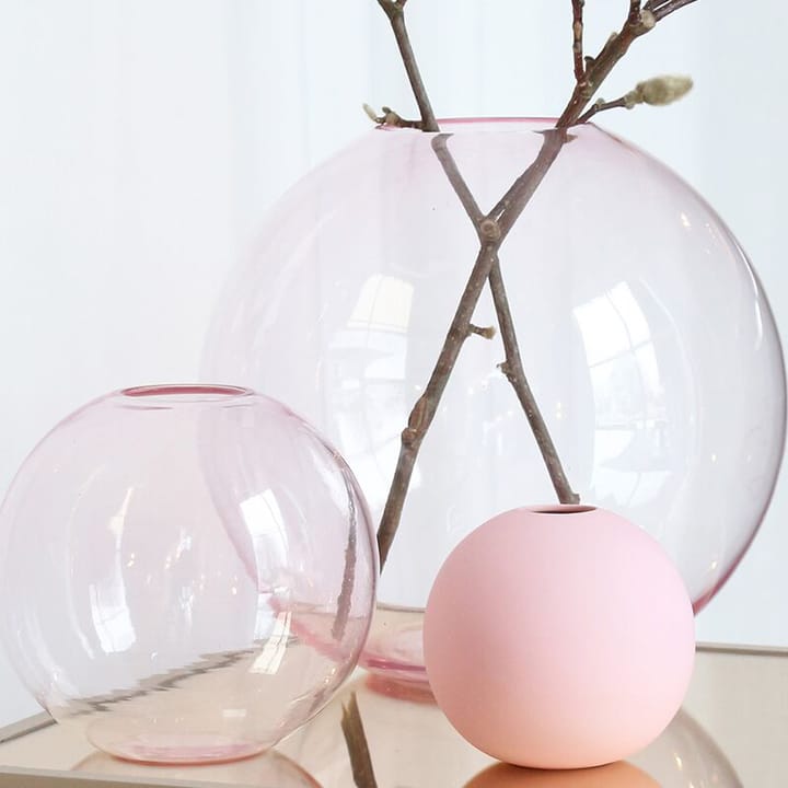 Ball vase dusty pink from Cooee - NordicNest.com