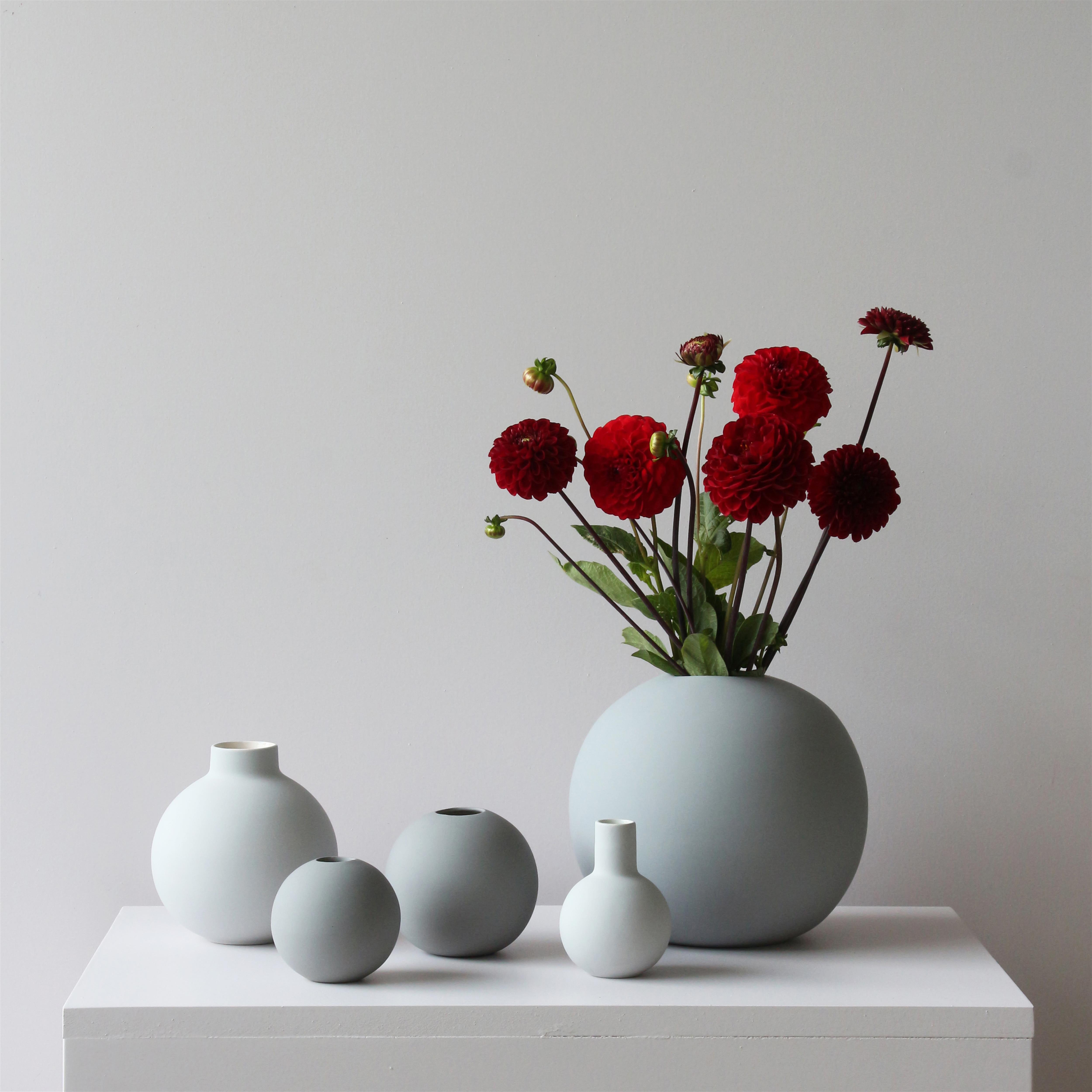 Ball vase grey from Cooee Design - NordicNest.com