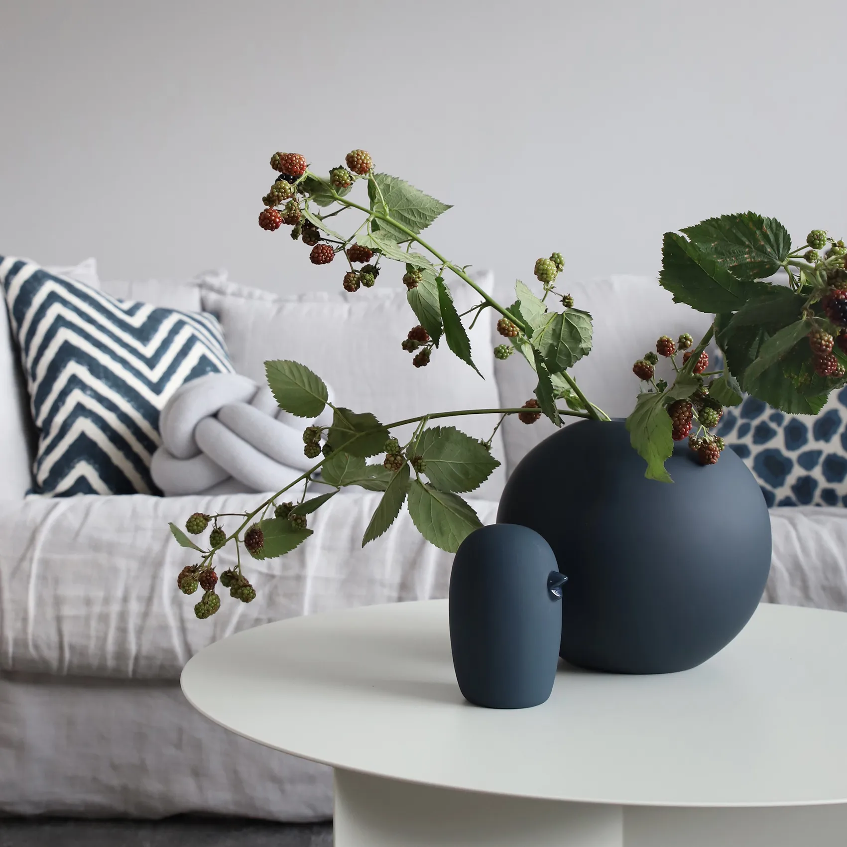 Ball vase midnight blue, 20 cm Cooee Design