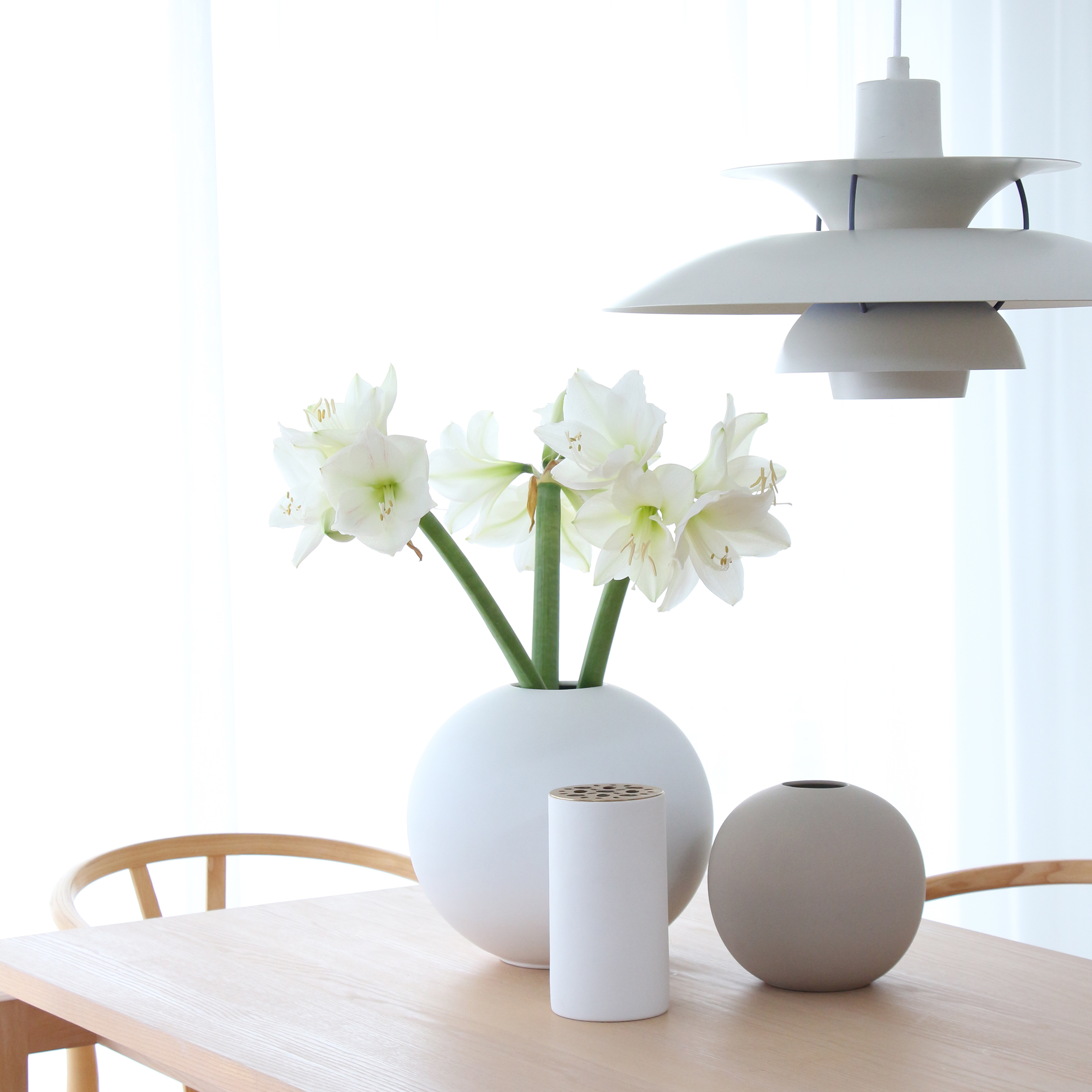 Ball vase white from Cooee Design - NordicNest.com