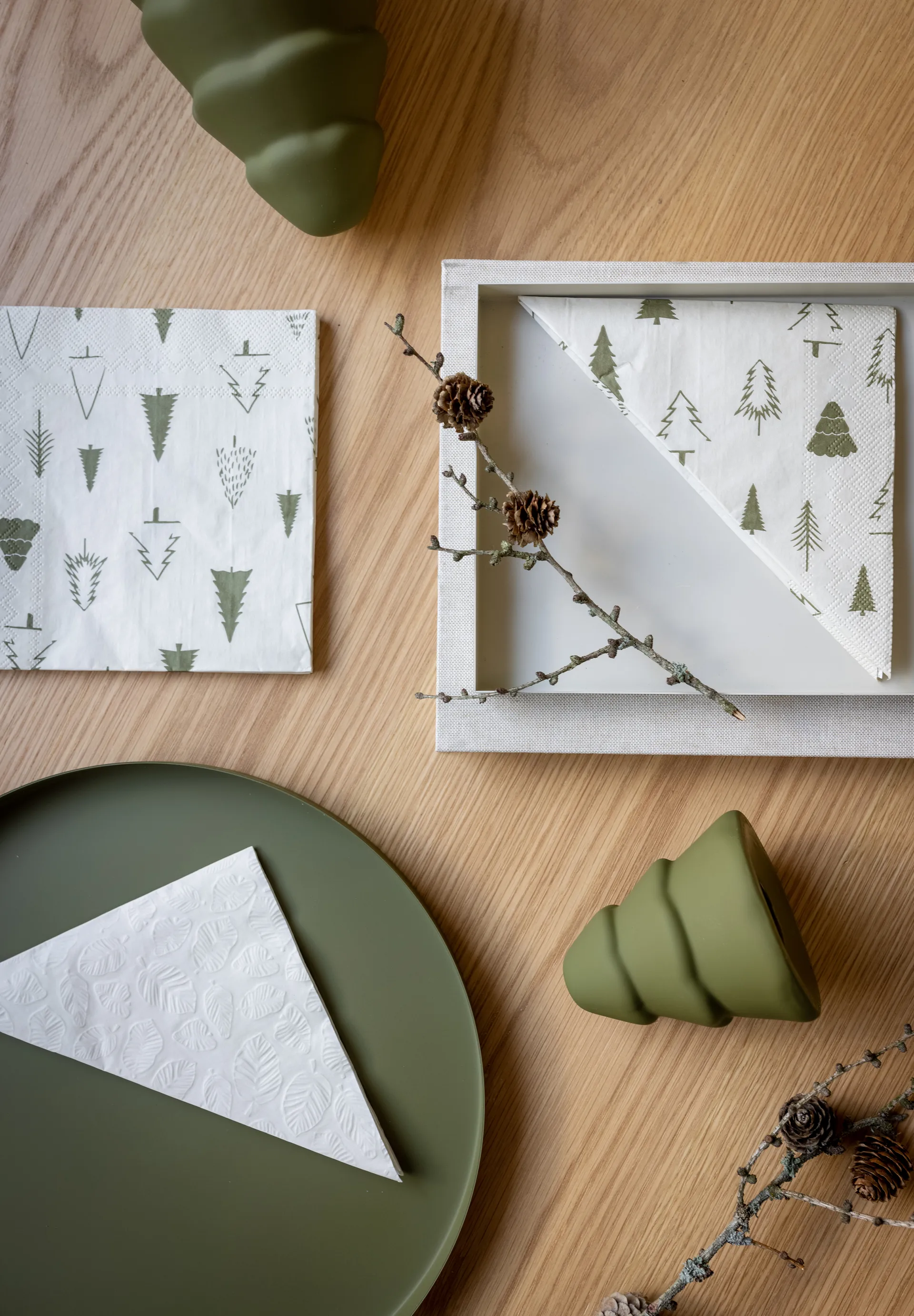 Cooee tray 30 cm round, Olive Cooee Design