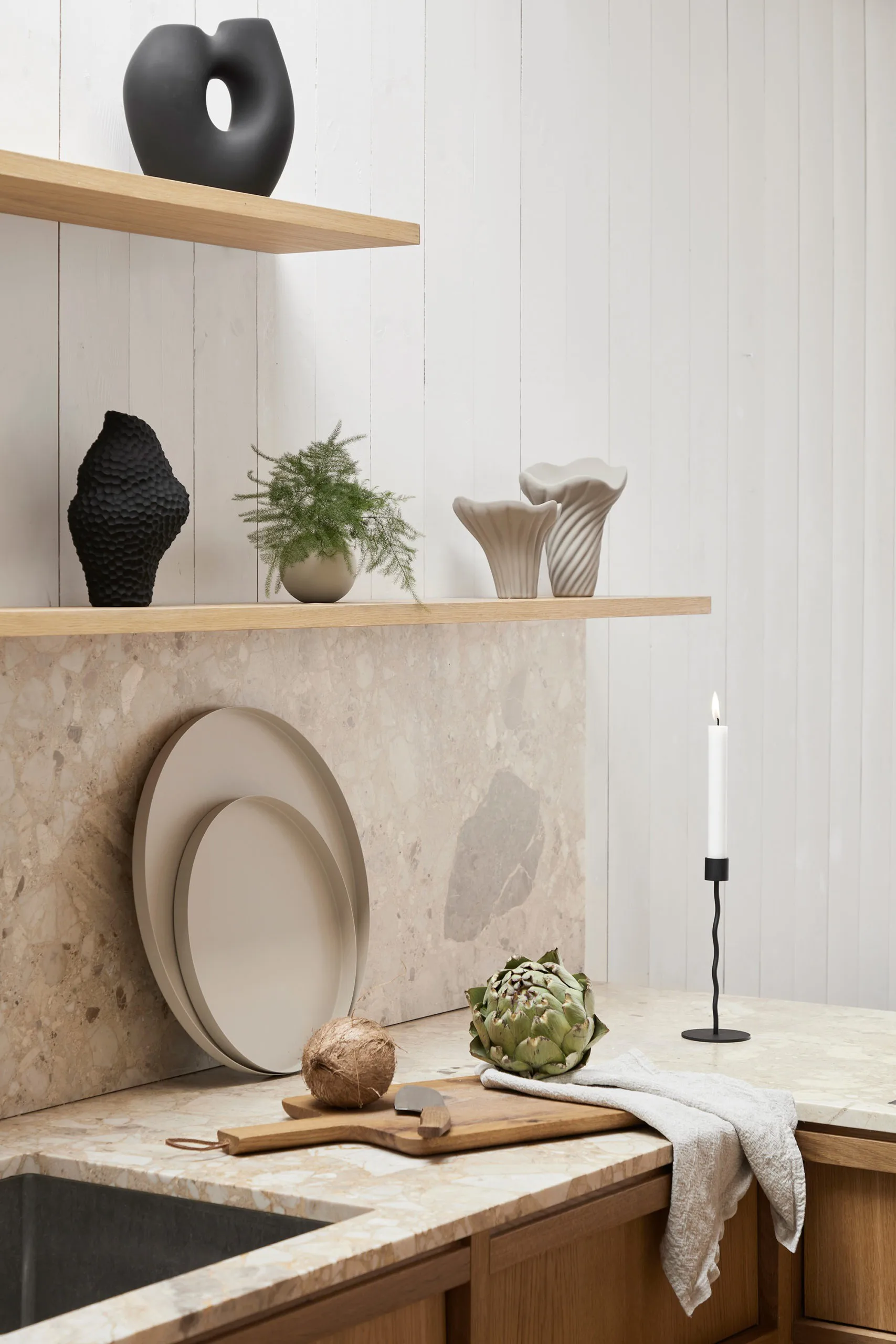 Curved candle holder 26 cm, Black Cooee Design