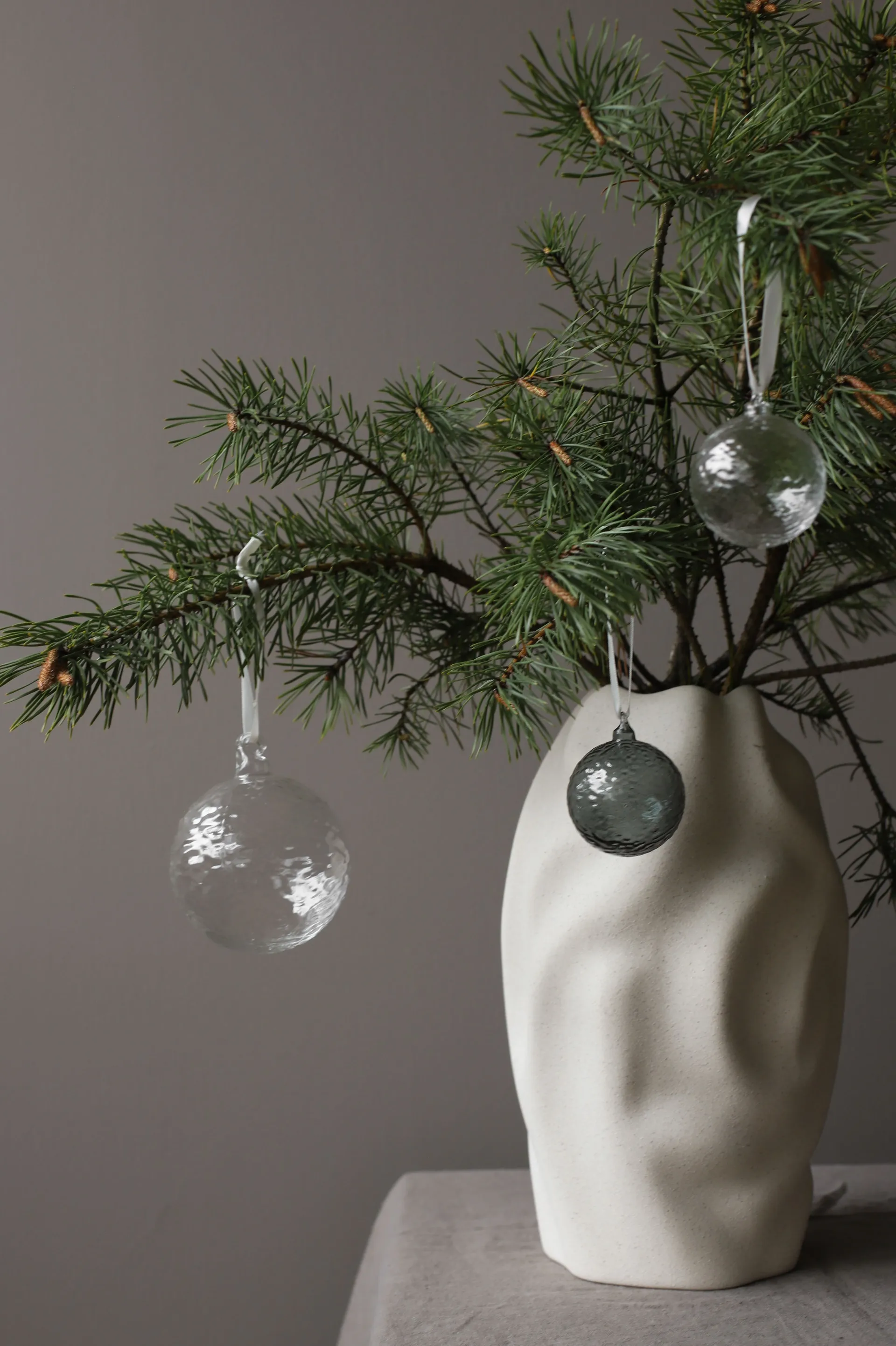 Gry Marble Christmas bauble Ø5 cm, Clear Cooee Design