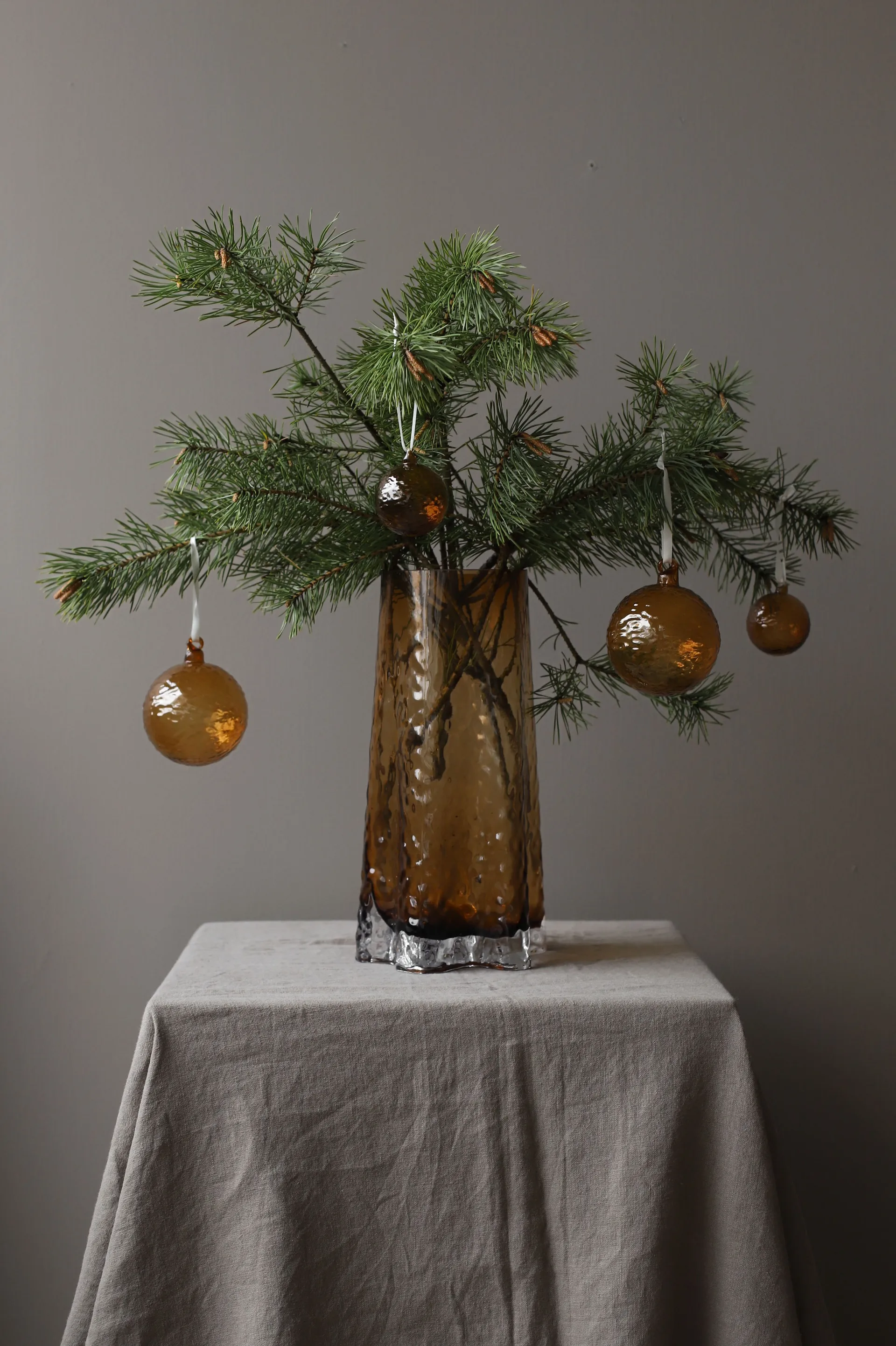 Gry Marble Christmas bauble Ø5 cm, Cognac Cooee Design
