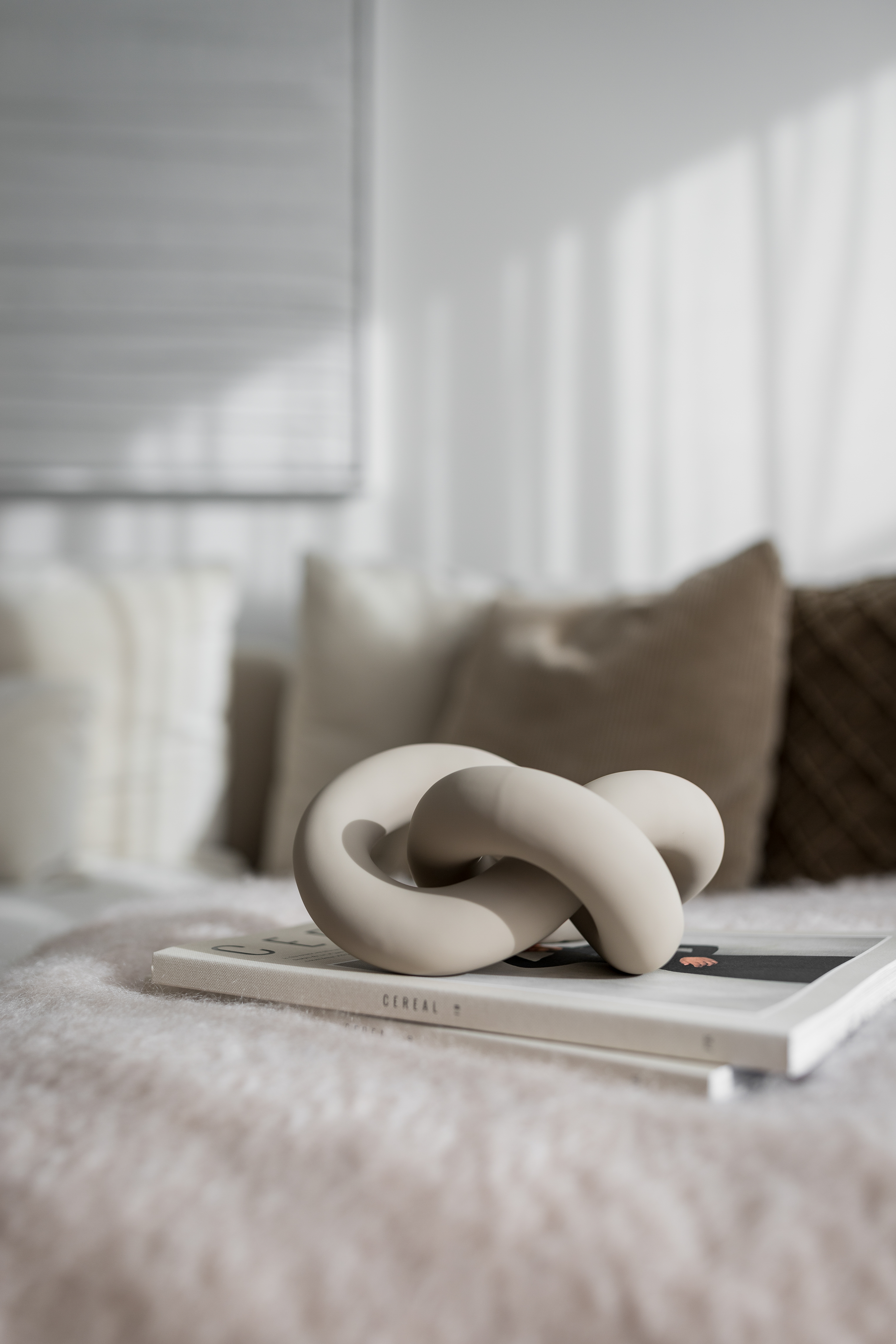 Knot Table large decoration from Cooee Design - NordicNest.com