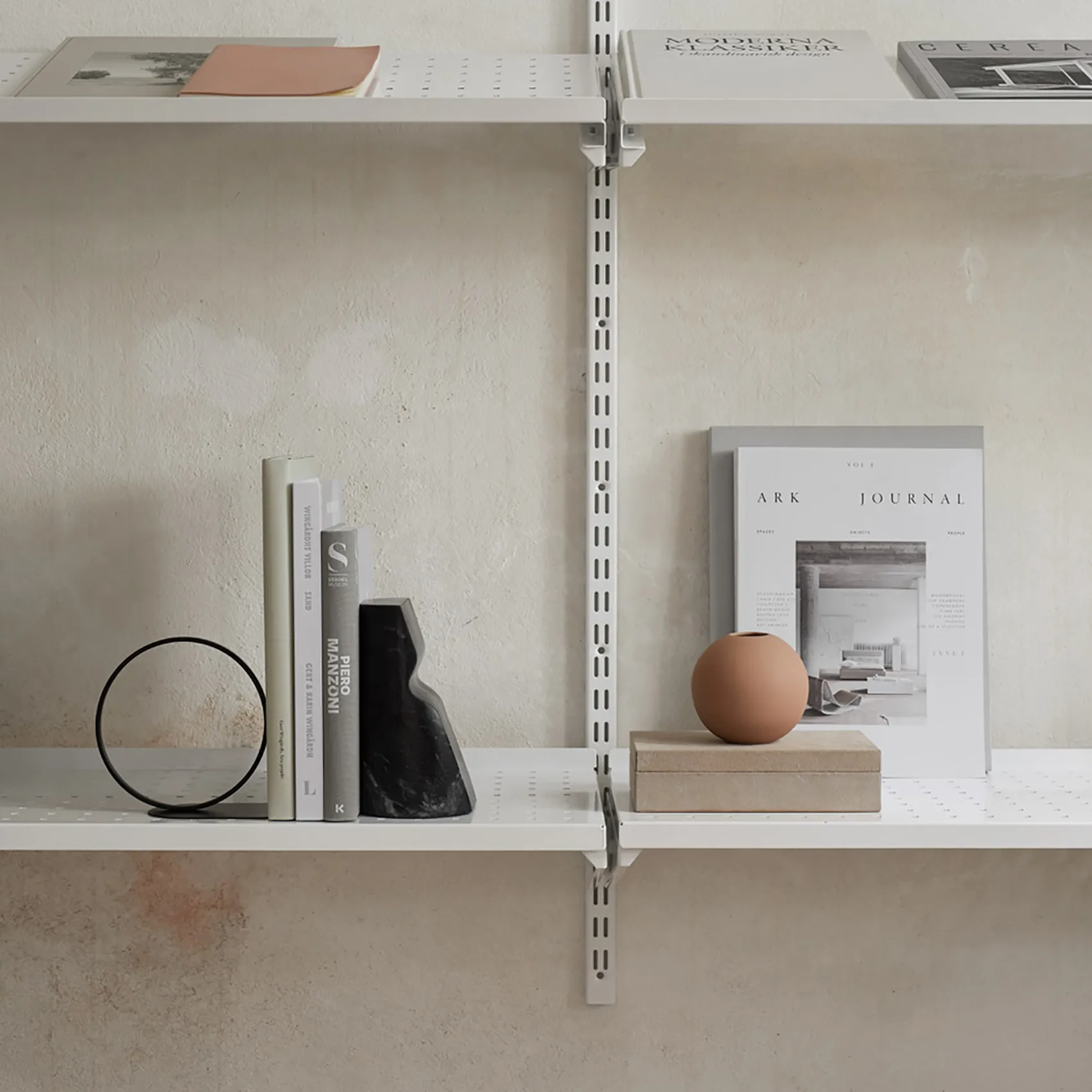 Shoulder book rest, black Cooee Design