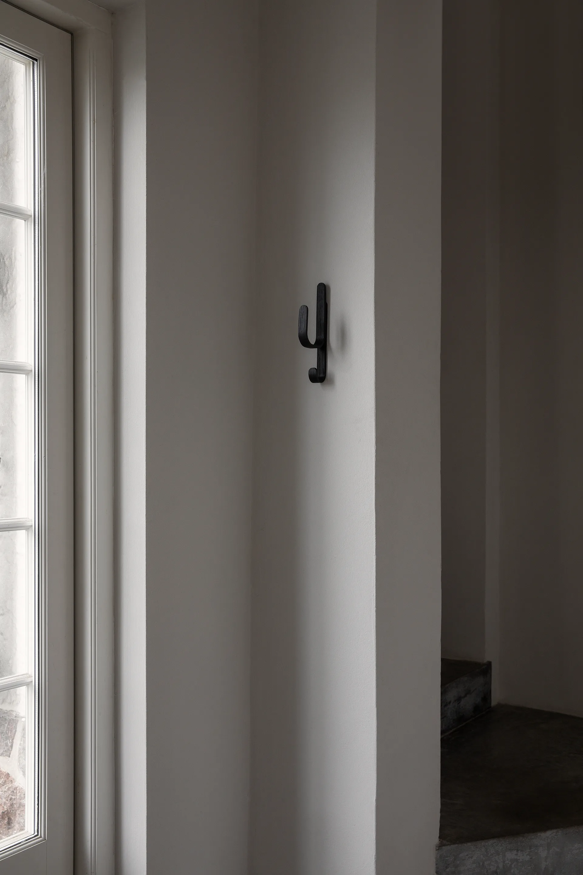 Woody hook One, Black stained oak Cooee Design