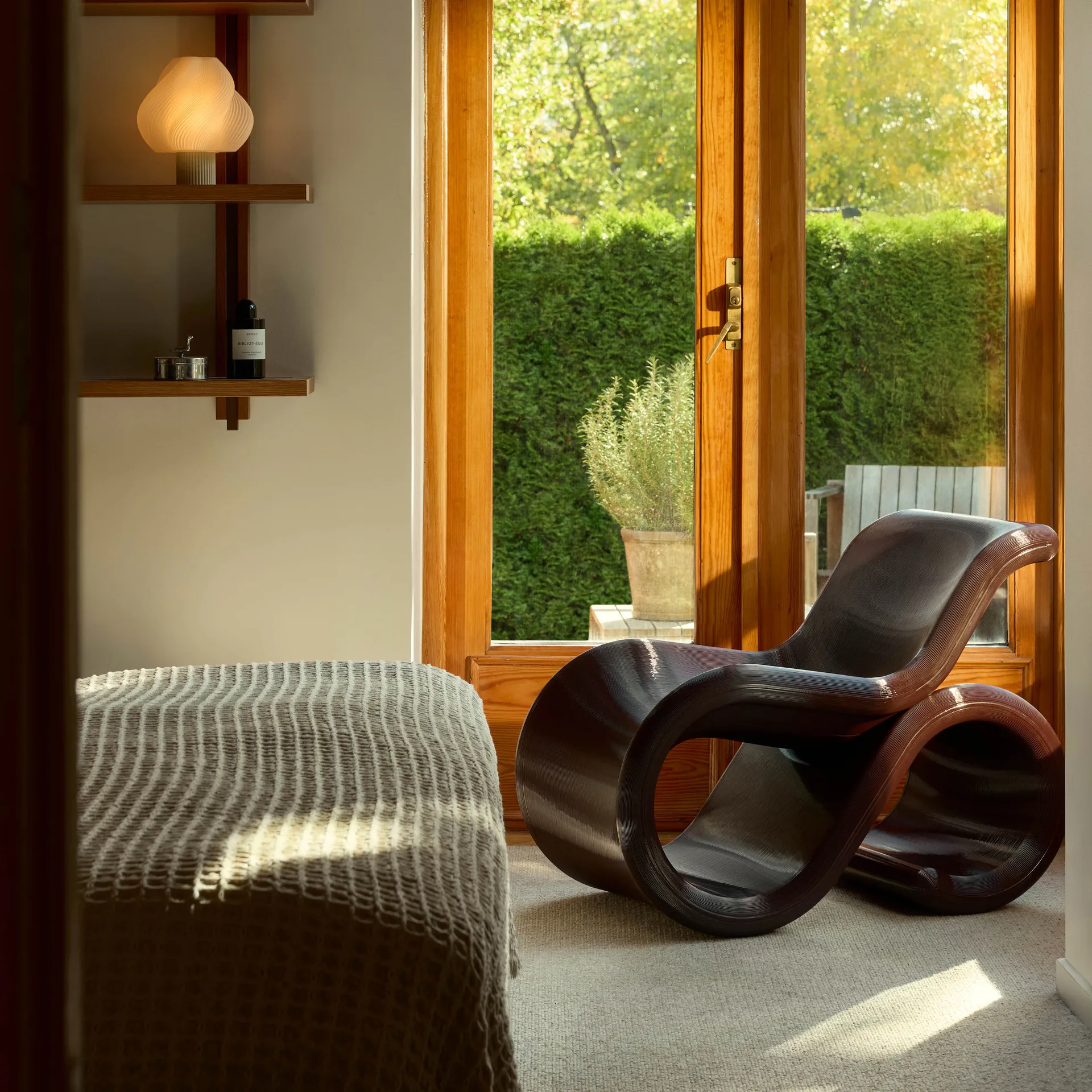 Éclair chair lounge chair, Cherry Crème Atelier