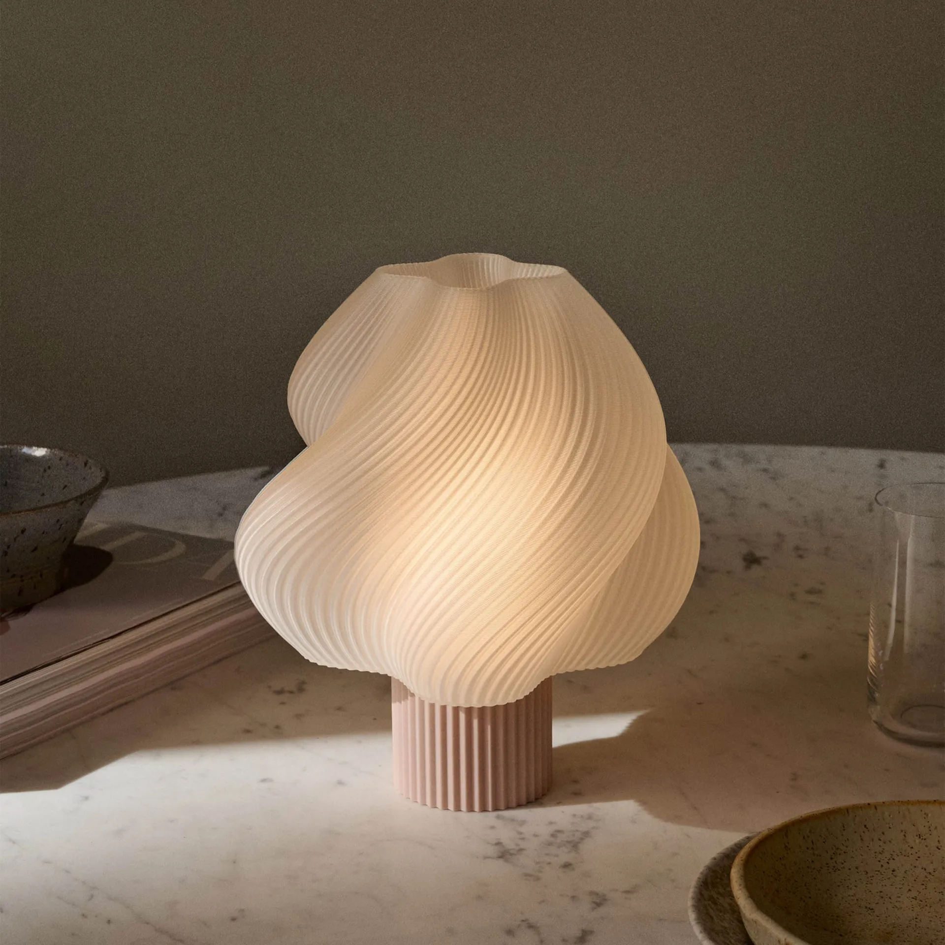 Soft Serve portable table lamp, Wild strawberry, 23 cm Crème Atelier