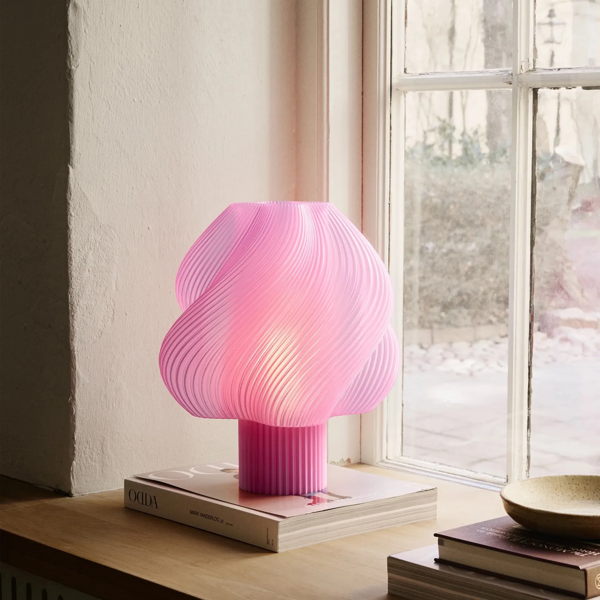 Soft Serve table lamp, Rose sorbet, Grande, 34 cm Crème Atelier
