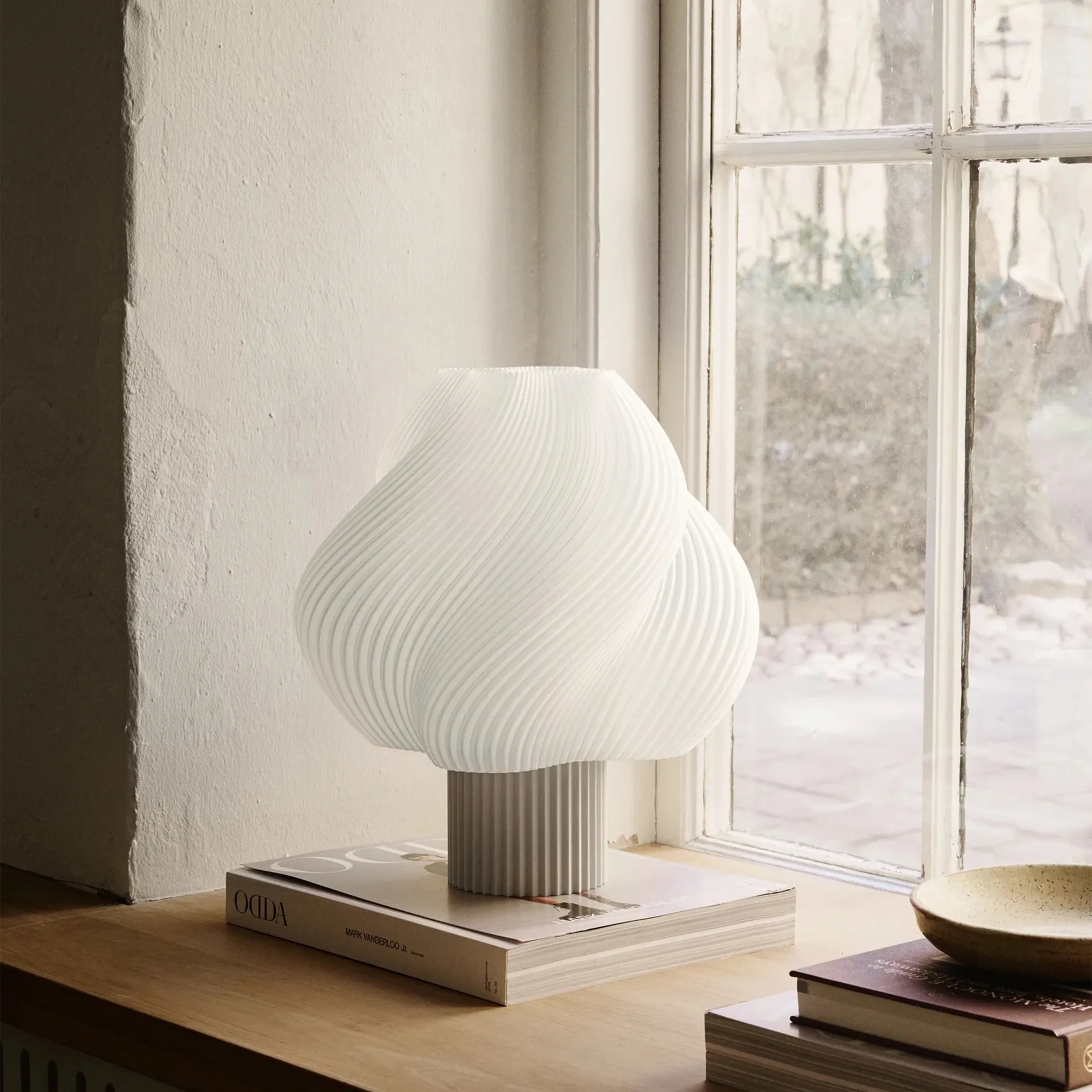 Soft Serve table lamp, Vanilla bean, Grande, 34 cm Crème Atelier