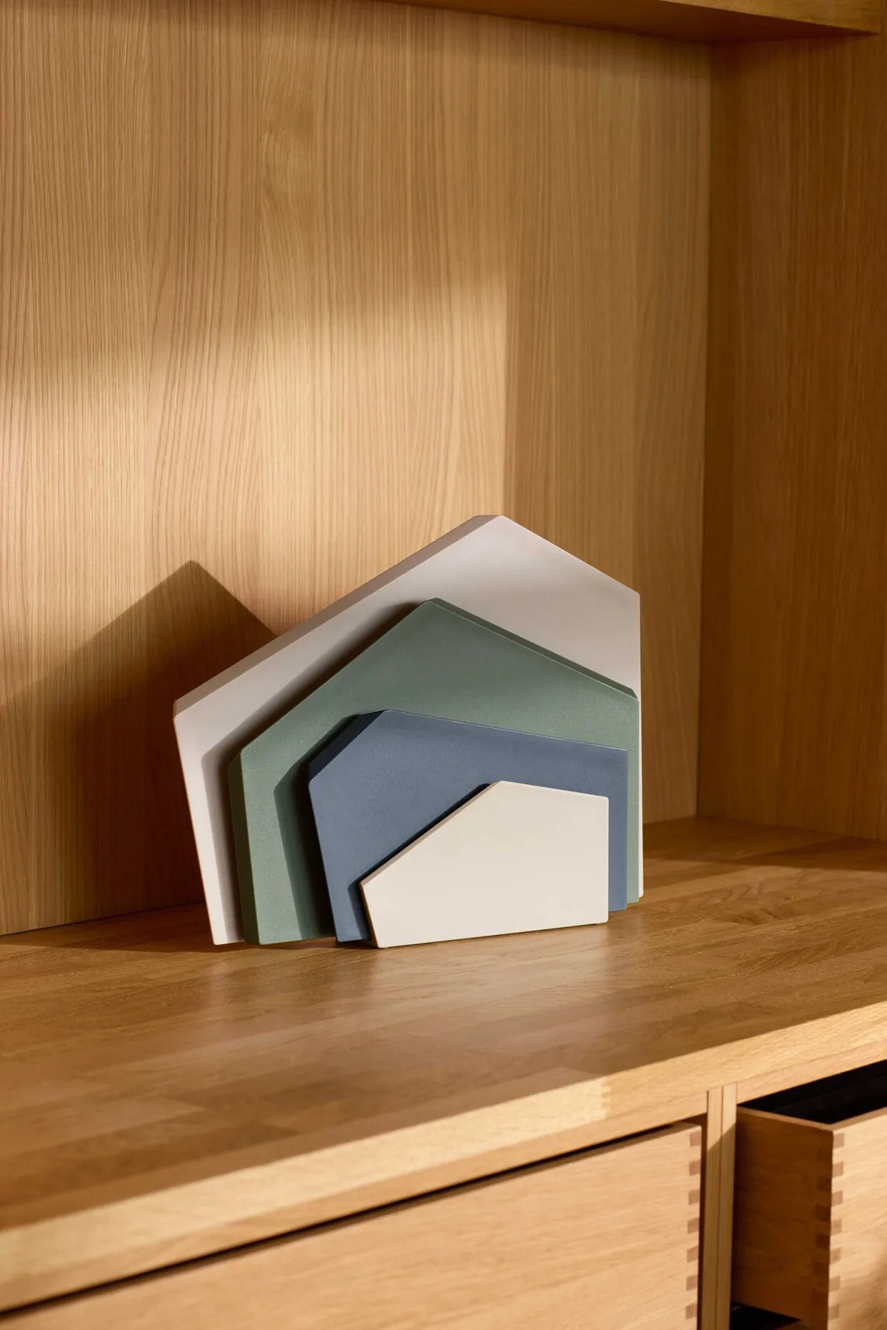 Zurich chopping board holder, Cumin Crushgrind