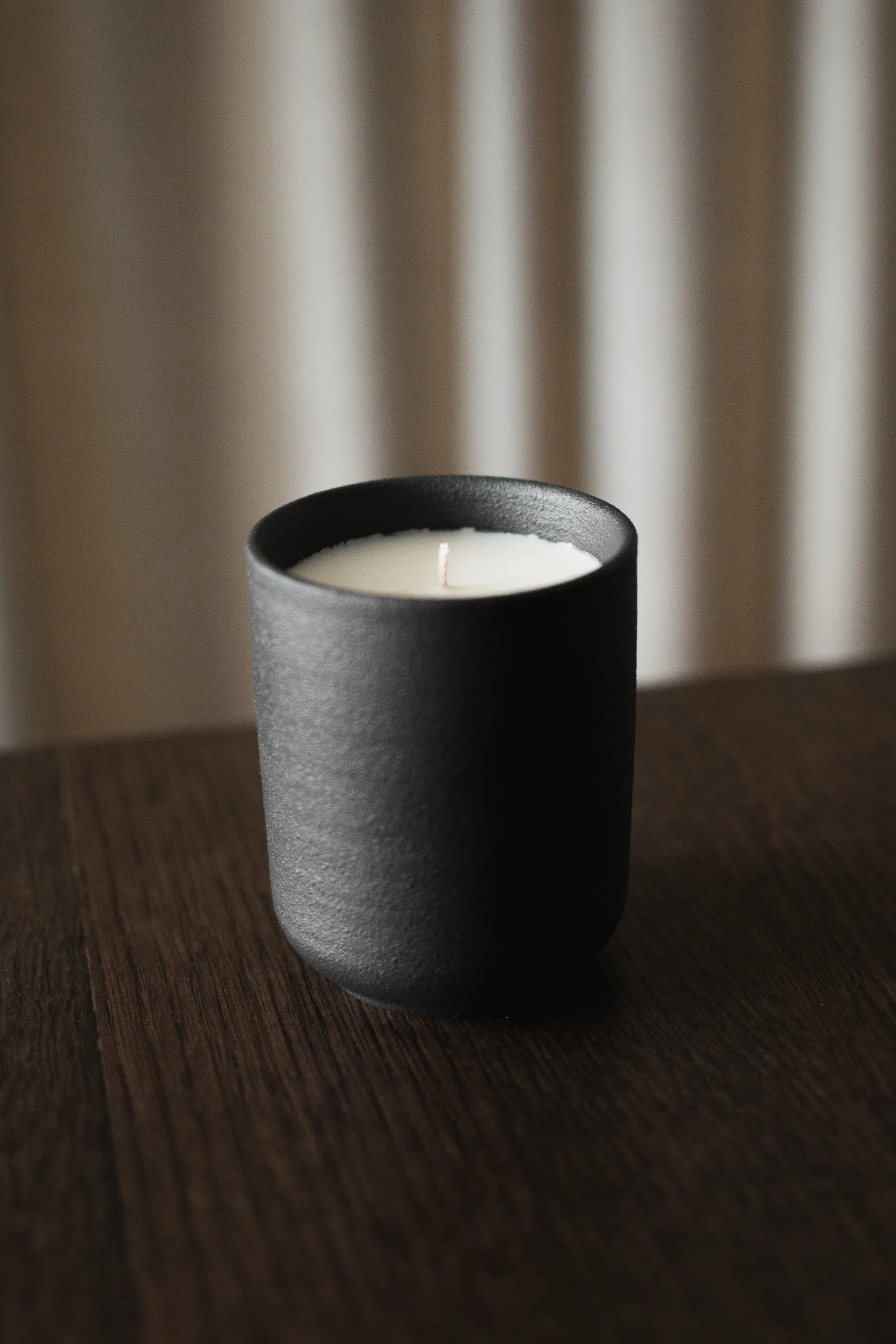 Burn scented candle 60 h, Black DBKD