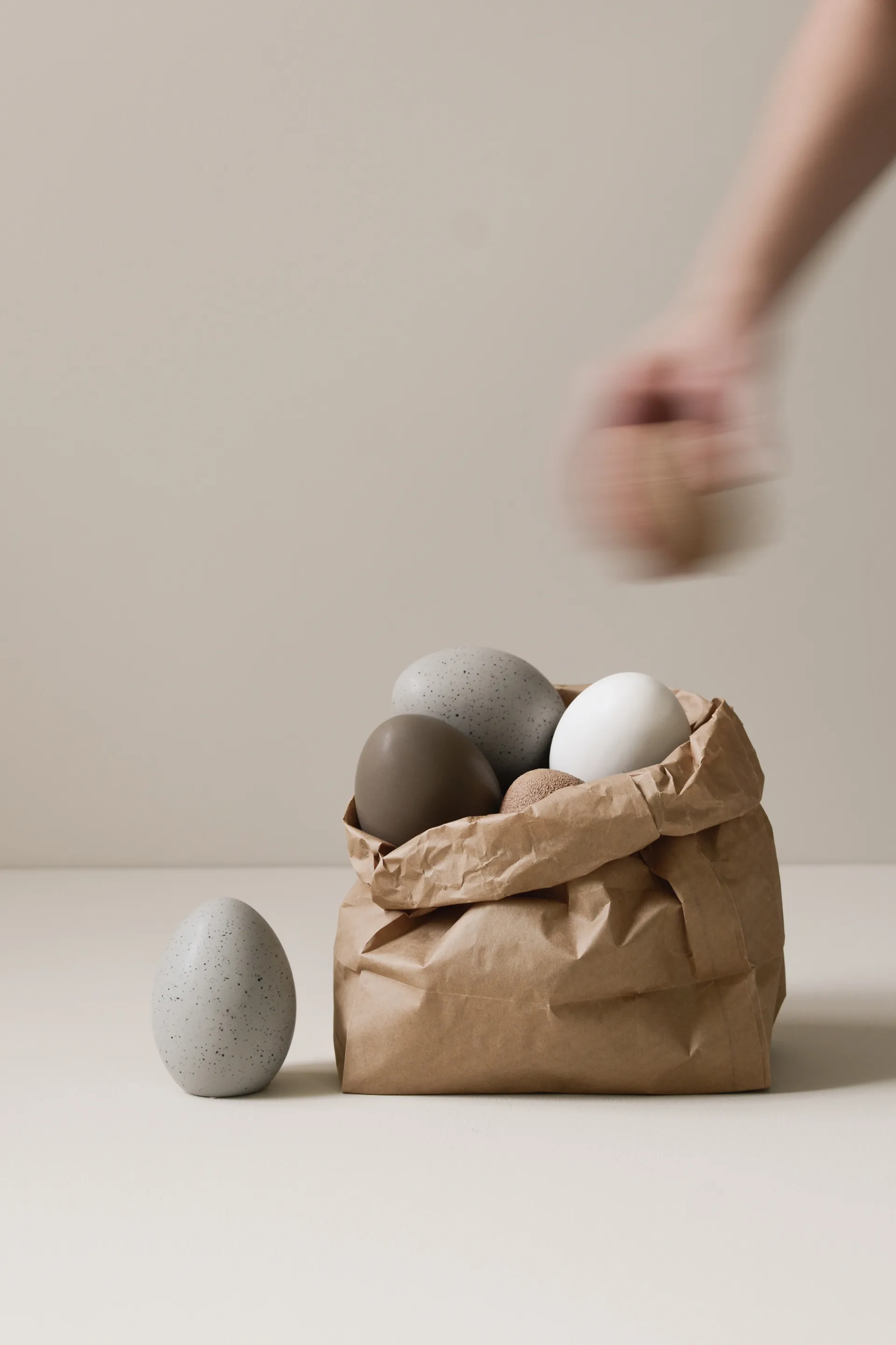 DBKD decorative egg, mole dot DBKD