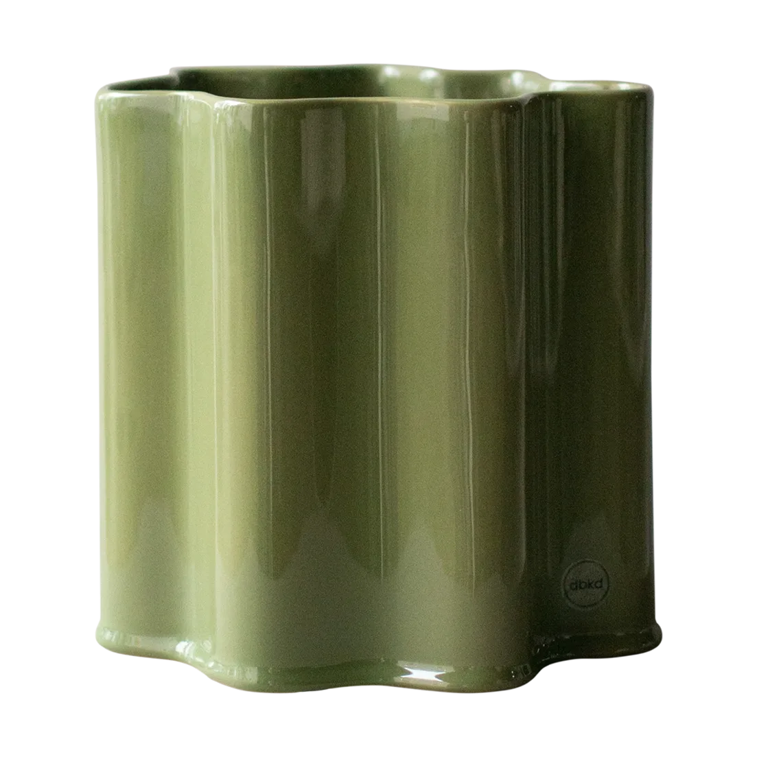 DBKD Filter flower pot Shiny green, o18 cm | Scandinavian Design | Vases | Green