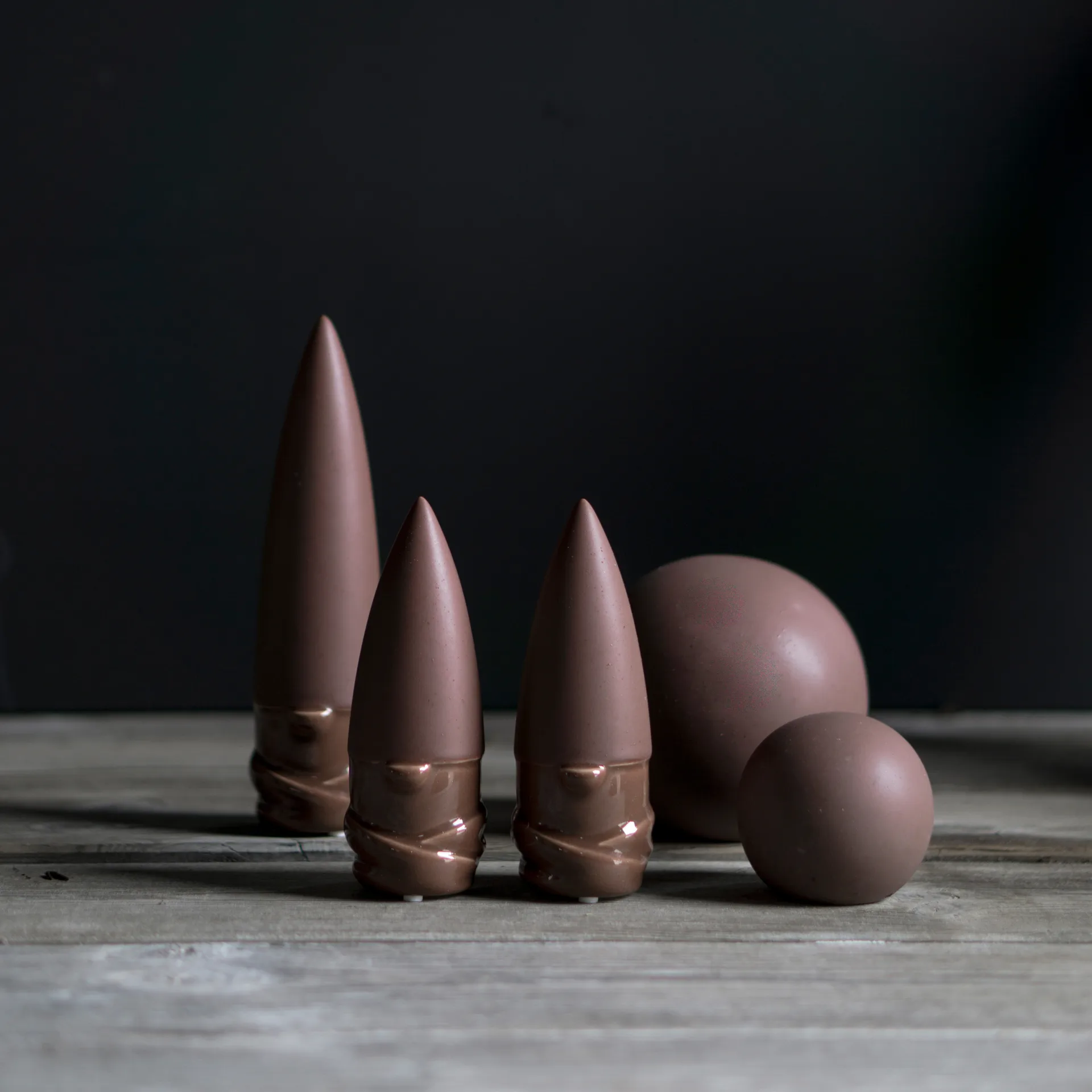 Frozen Santa Christmas decoration medium, maroon DBKD