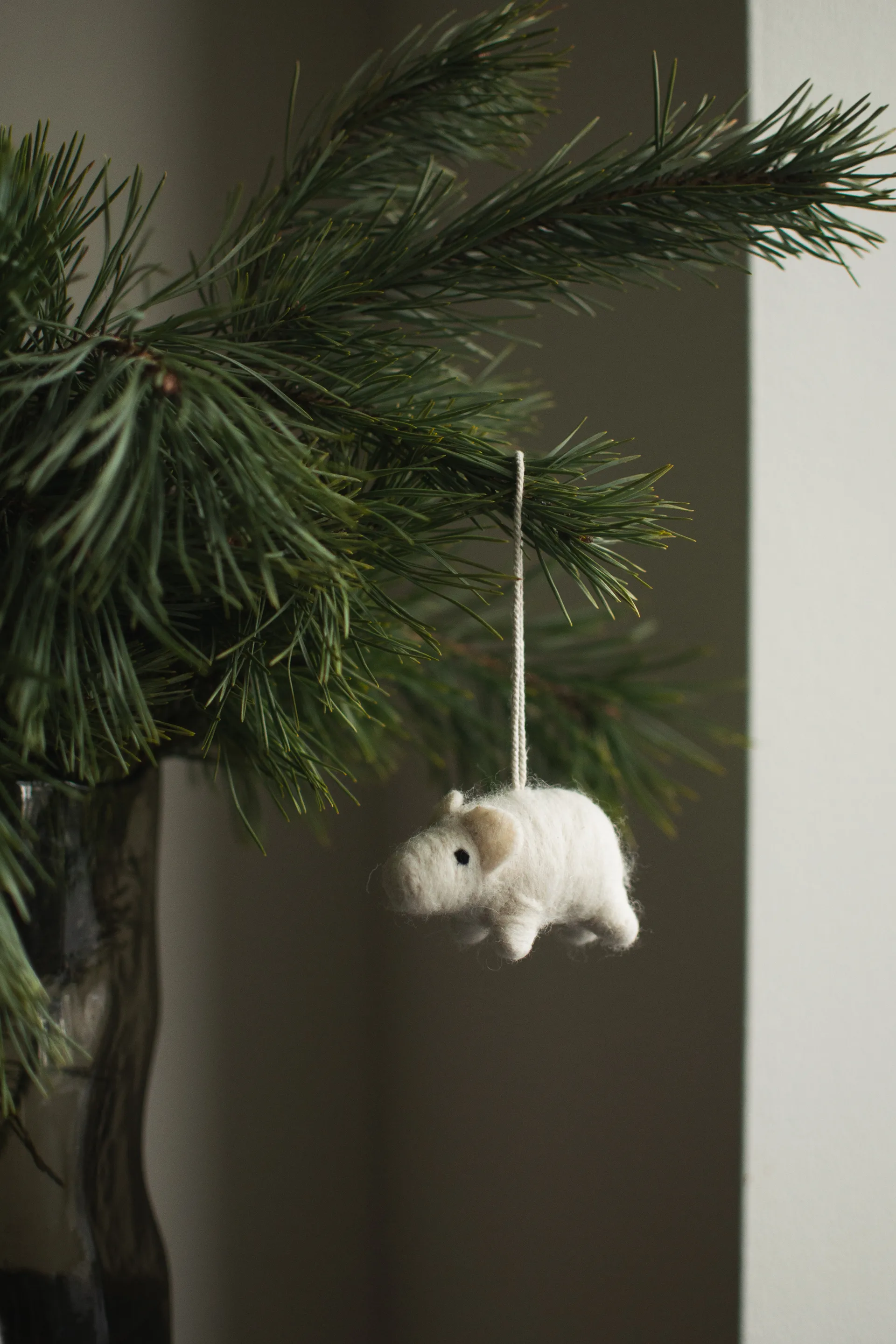 Hanging pig decoration hanger, White DBKD
