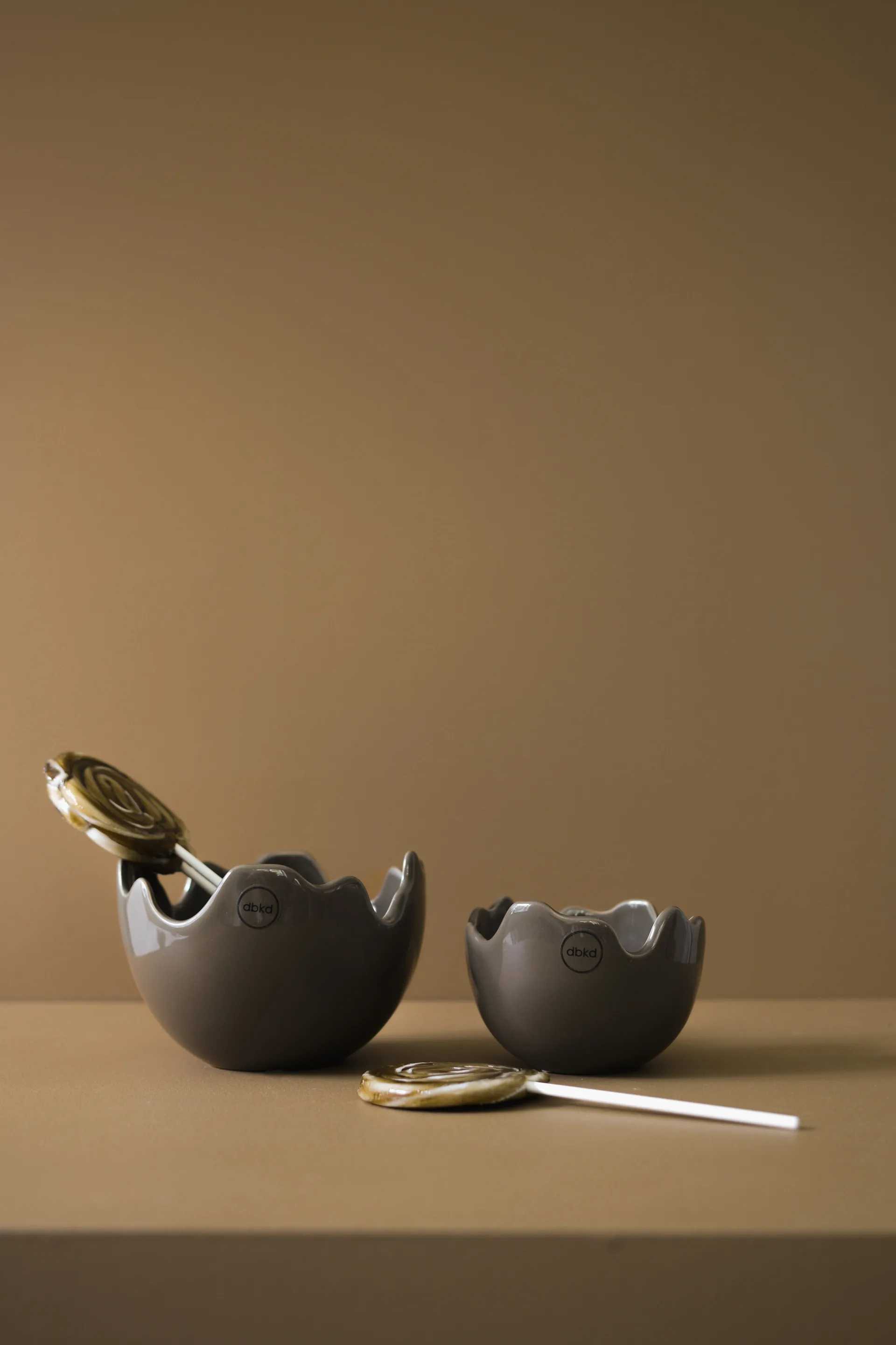 Happy Easter bowl egg shell large, Shiny dust DBKD