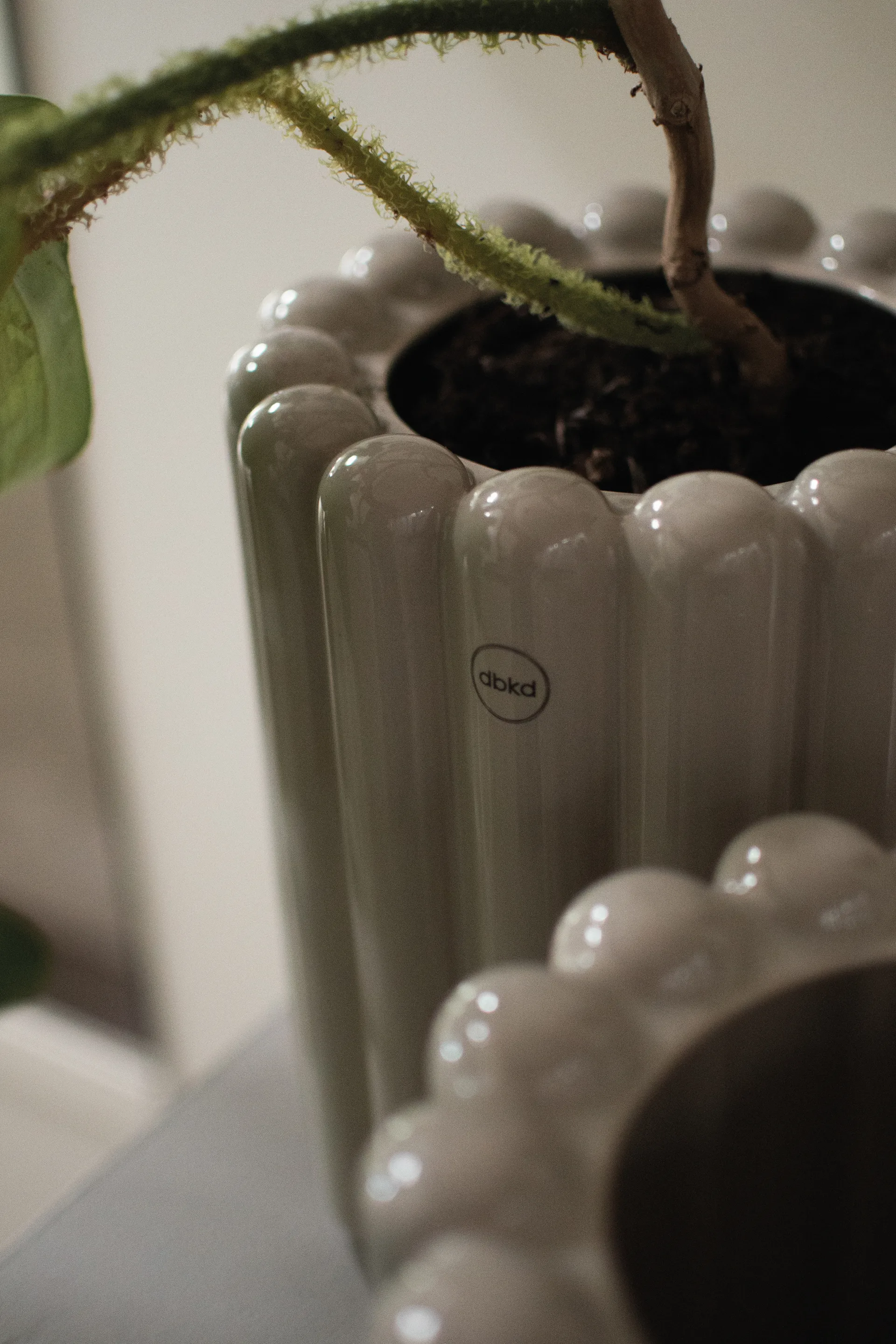 Mist flower pot medium Ø19x23 cm, Shiny mole DBKD