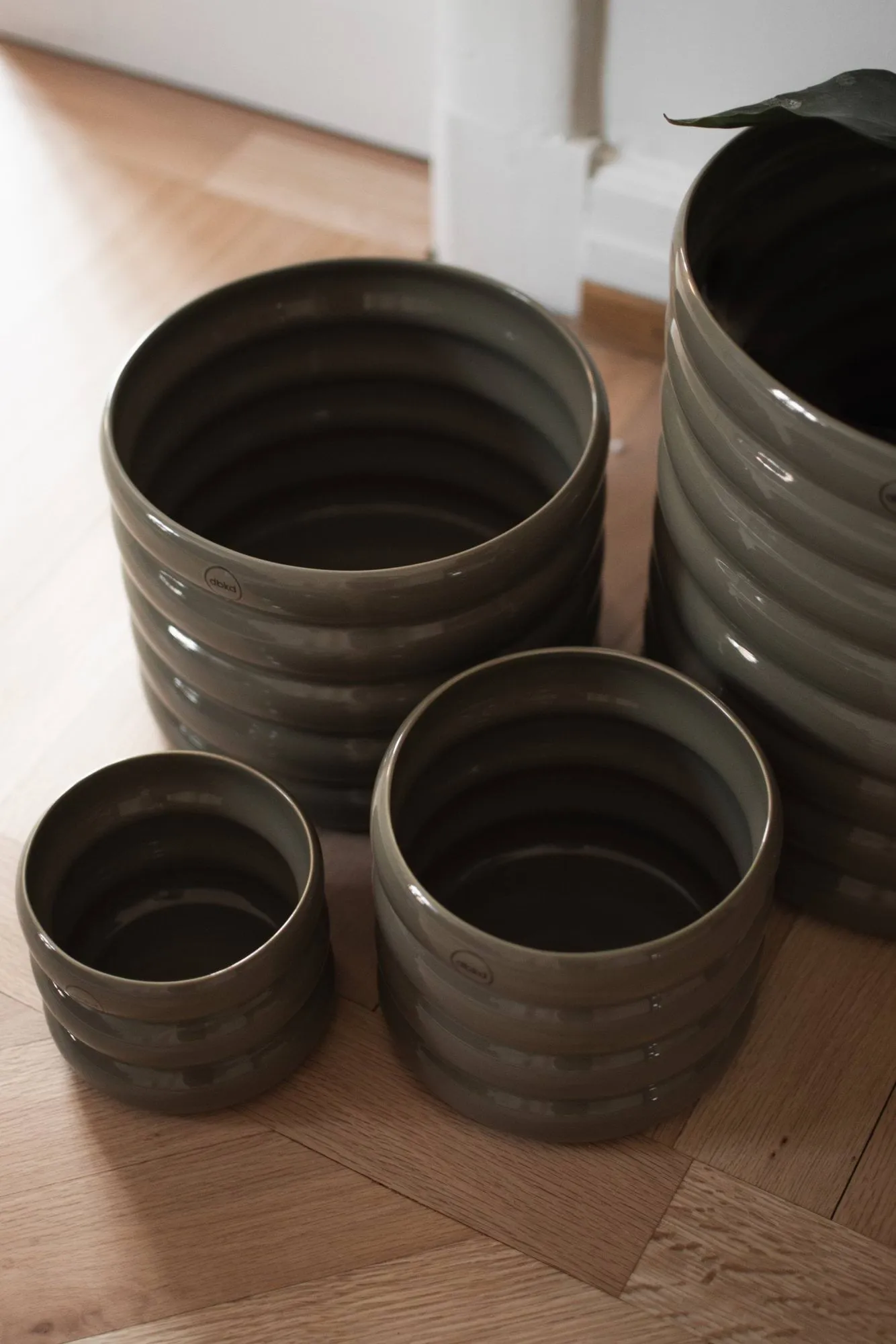 Mud plant pot shiny dust, Ø27 cm DBKD