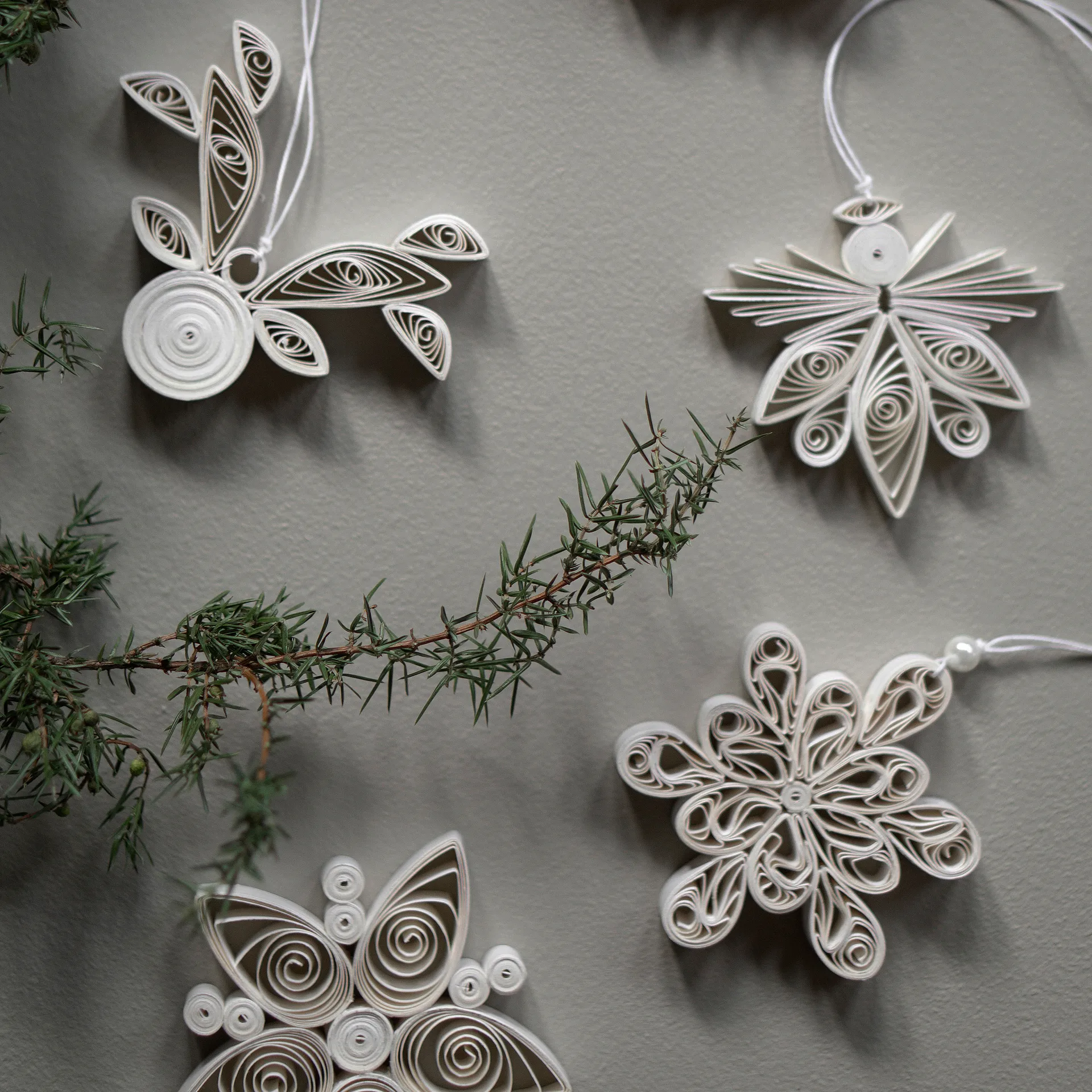 Paper Deer Christmas ornament, white DBKD
