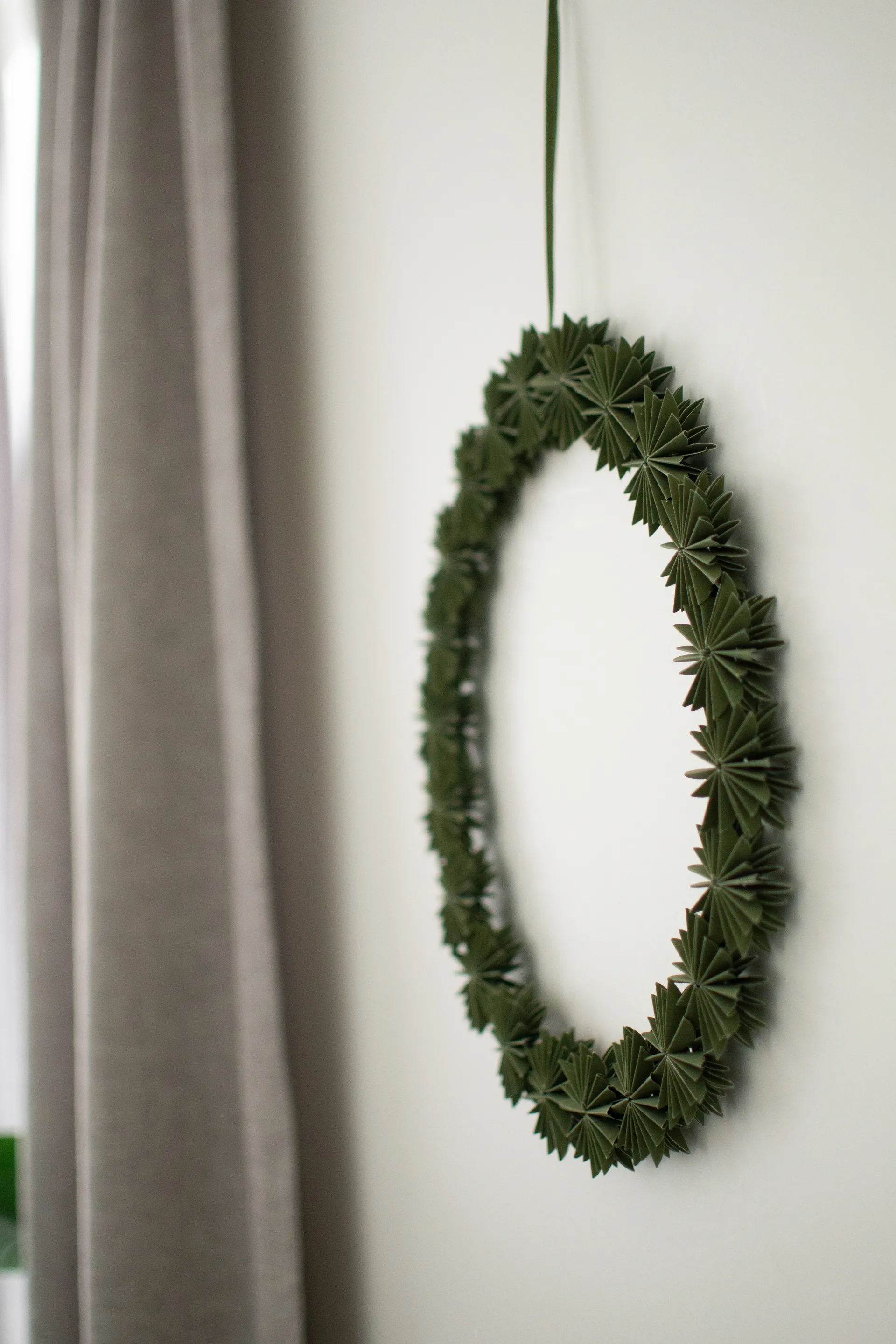 Paper flake wreath decoration wreath Ø35 cm, Green DBKD