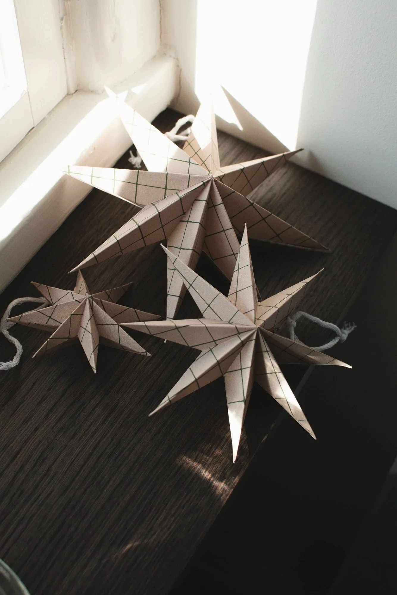 Paper winter star hanging decoration, Square sand, medium, Ø14 cm DBKD