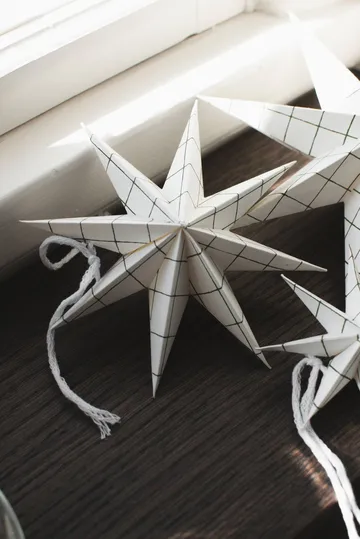 Paper winter star hanging decoration - Square white, medium, Ø14 cm - DBKD