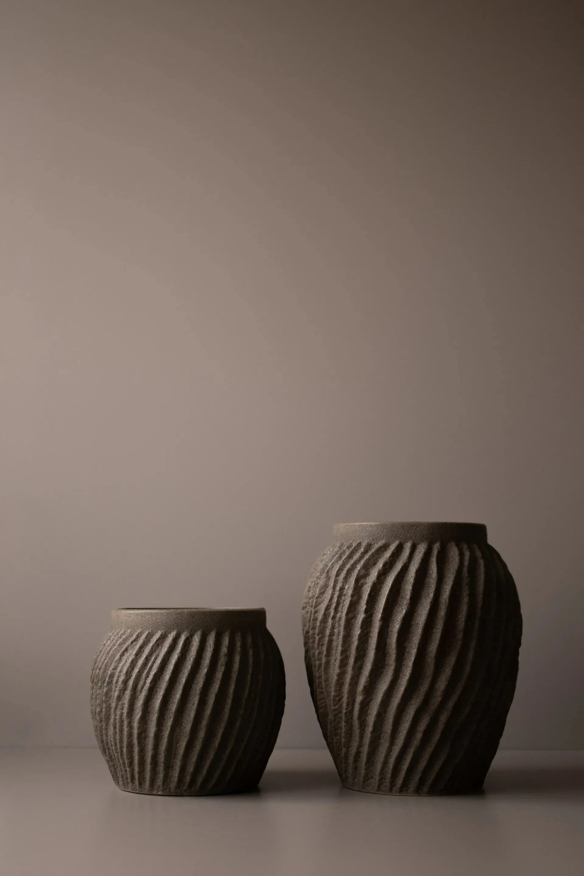 Raw vase 29 cm, Sandy dust DBKD