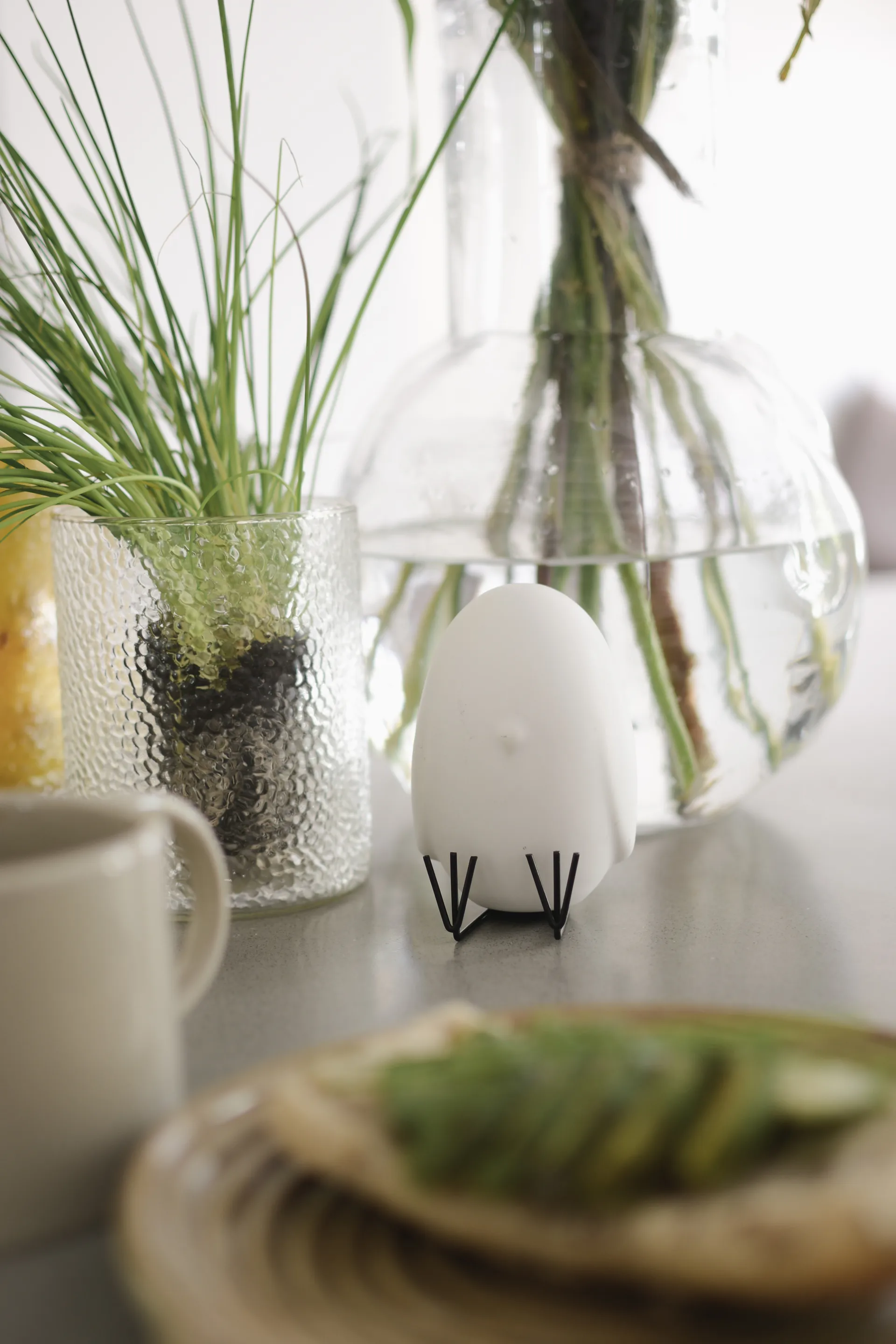 Sit Around Easter decoration, White DBKD