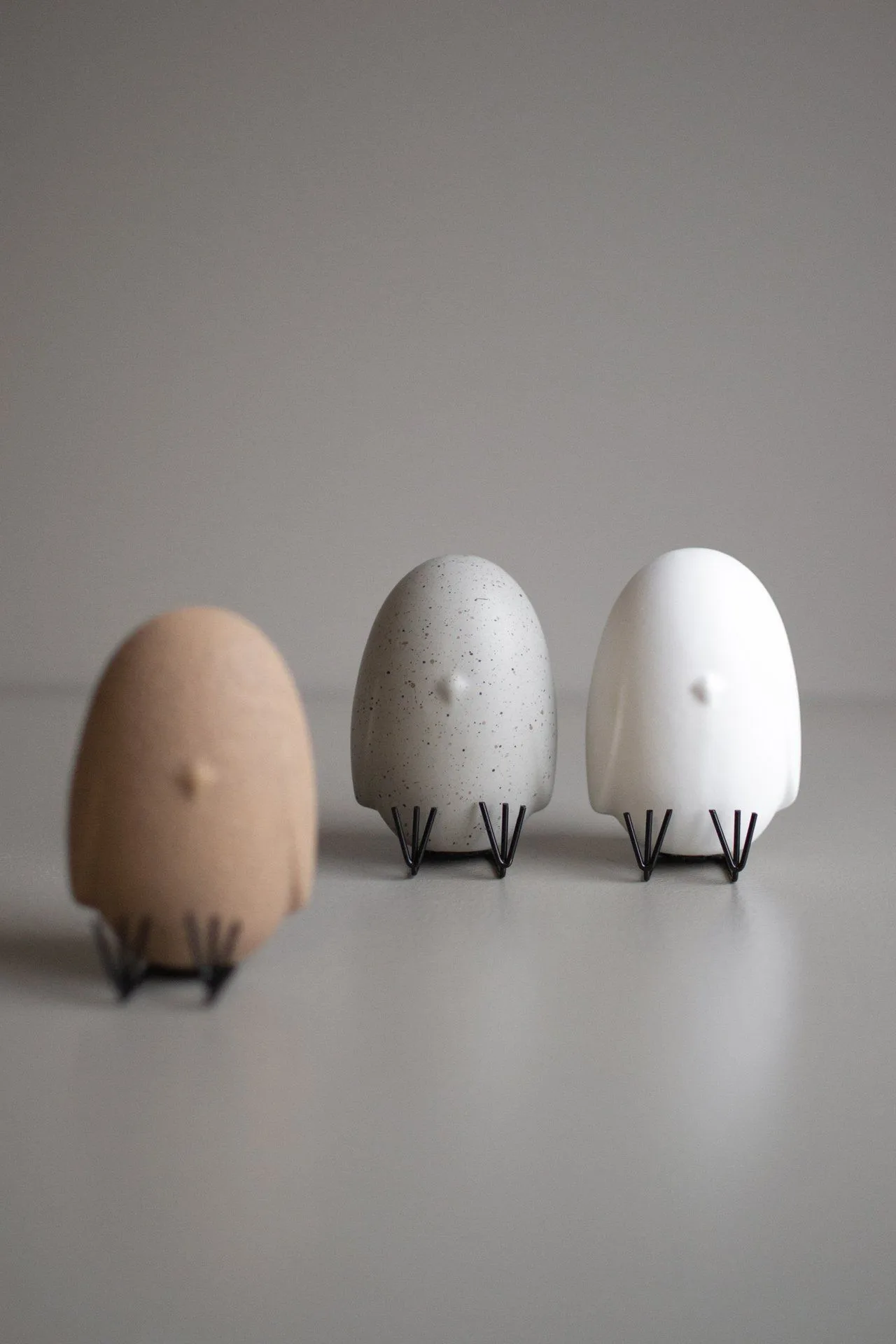 Sit Around Easter decoration, White DBKD