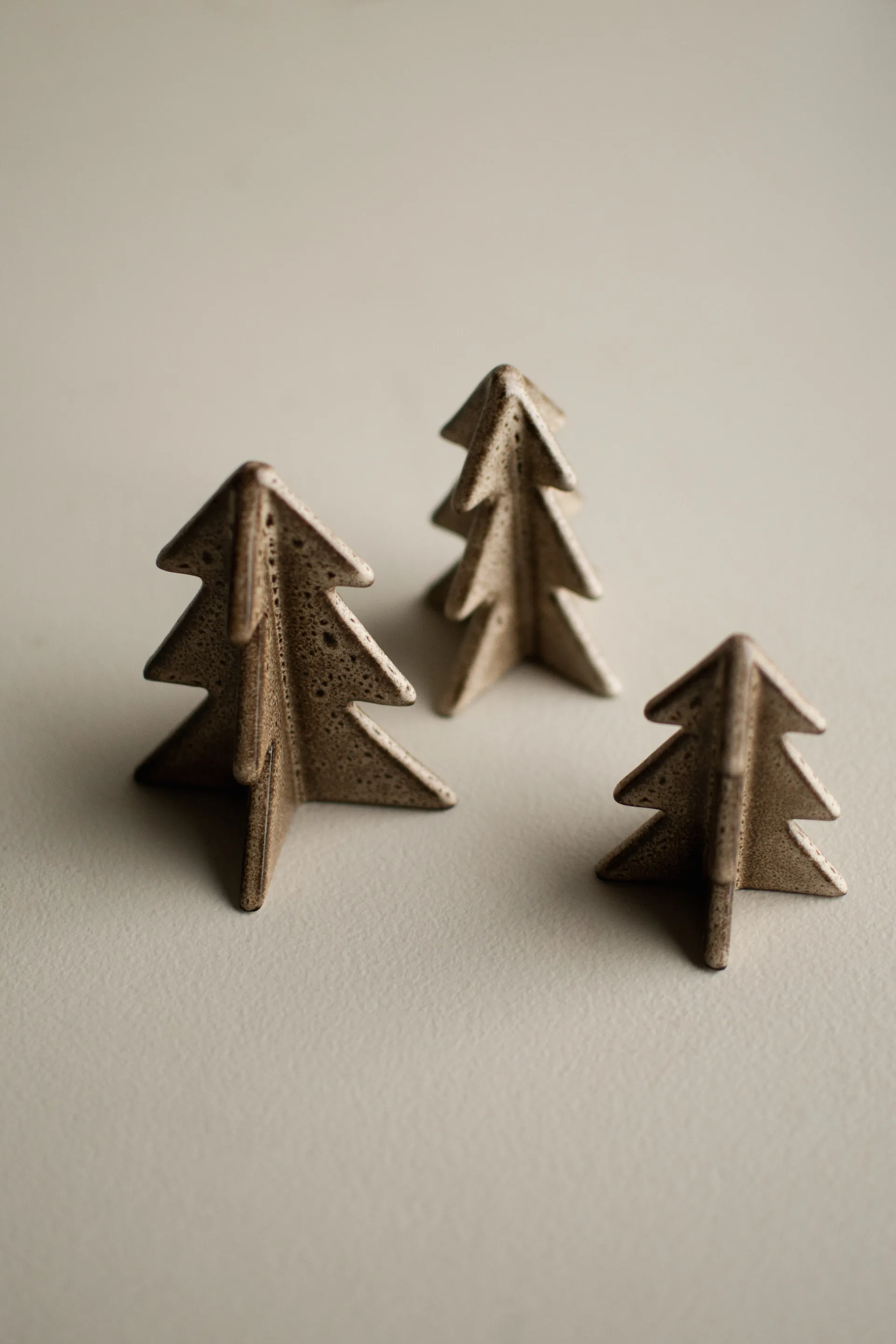 Winter tree decoration, Beige, 7 cm DBKD