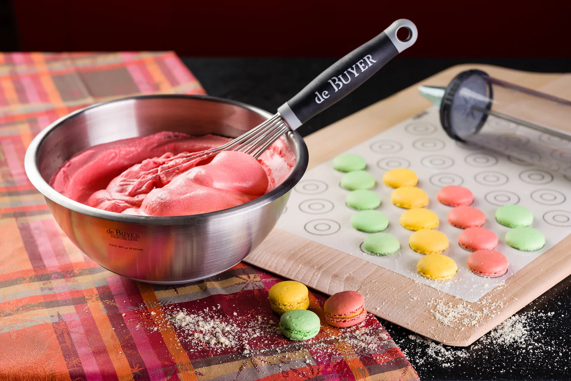 De Buyer mixing bowl with silicone base, 3.6 l De Buyer