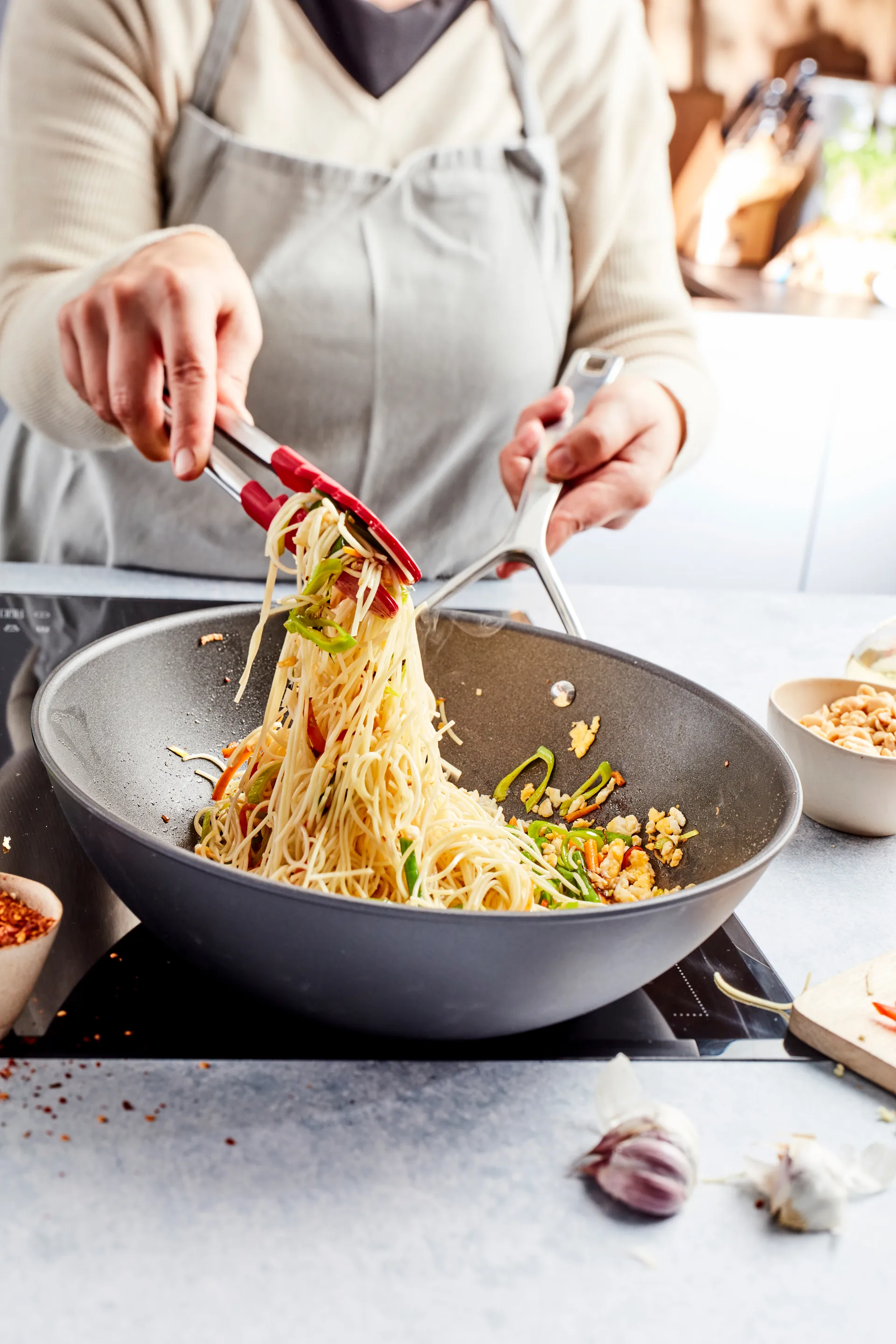 Demeyere Alu Pro wok pan, 30 cm Demeyere