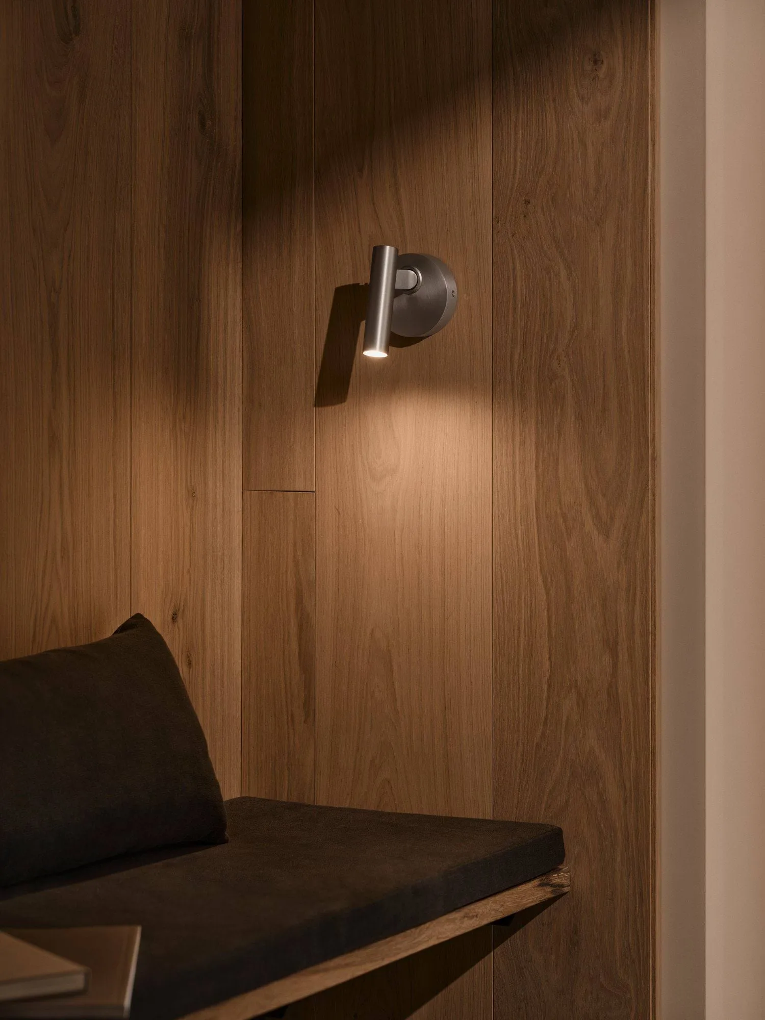 Makoto wall lamp, Satin chrome, 13 cm Design For The People