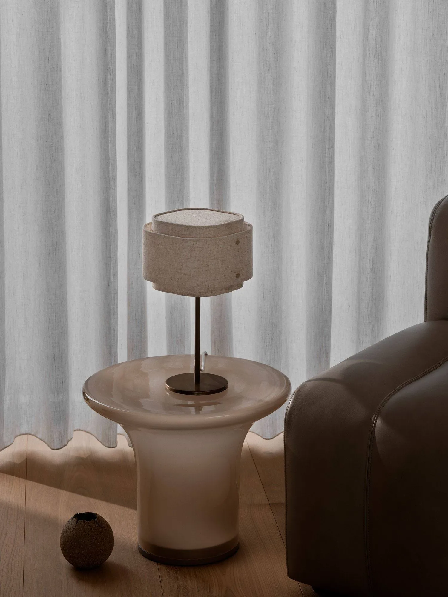 Takai table lamp, Beige, Ø21x37 cm Design For The People
