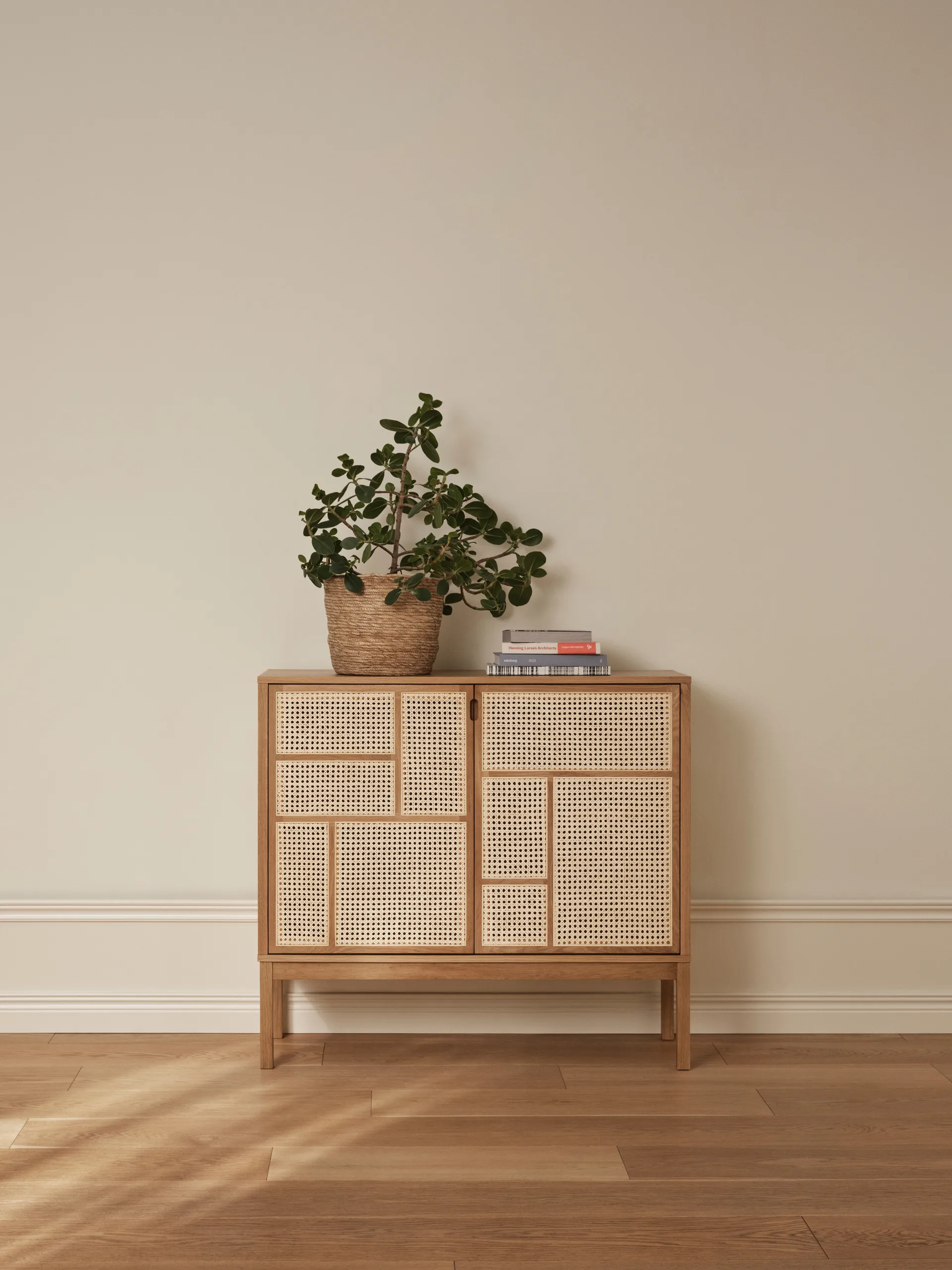 Air side table, Oak, 120x110 cm, with legs Design House Stockholm