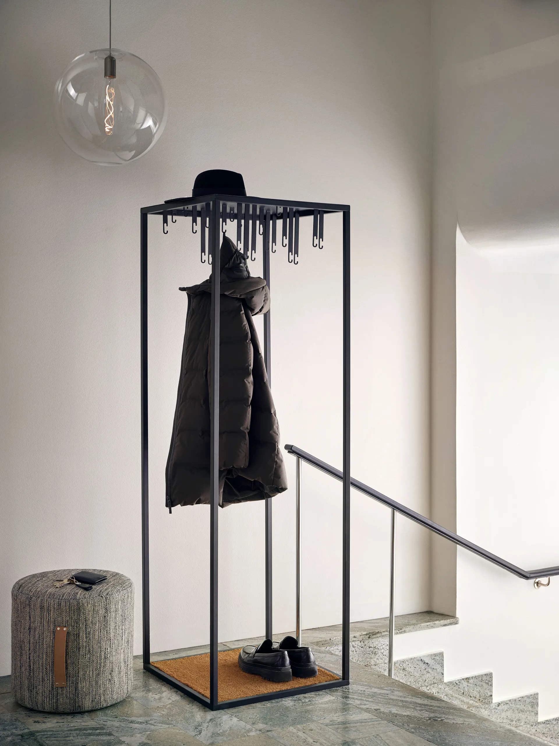 Ateljé clothes hanger, Black Design House Stockholm
