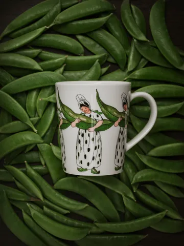 Mrs Broad Bean mug - 28 cl, with handle - Design House Stockholm