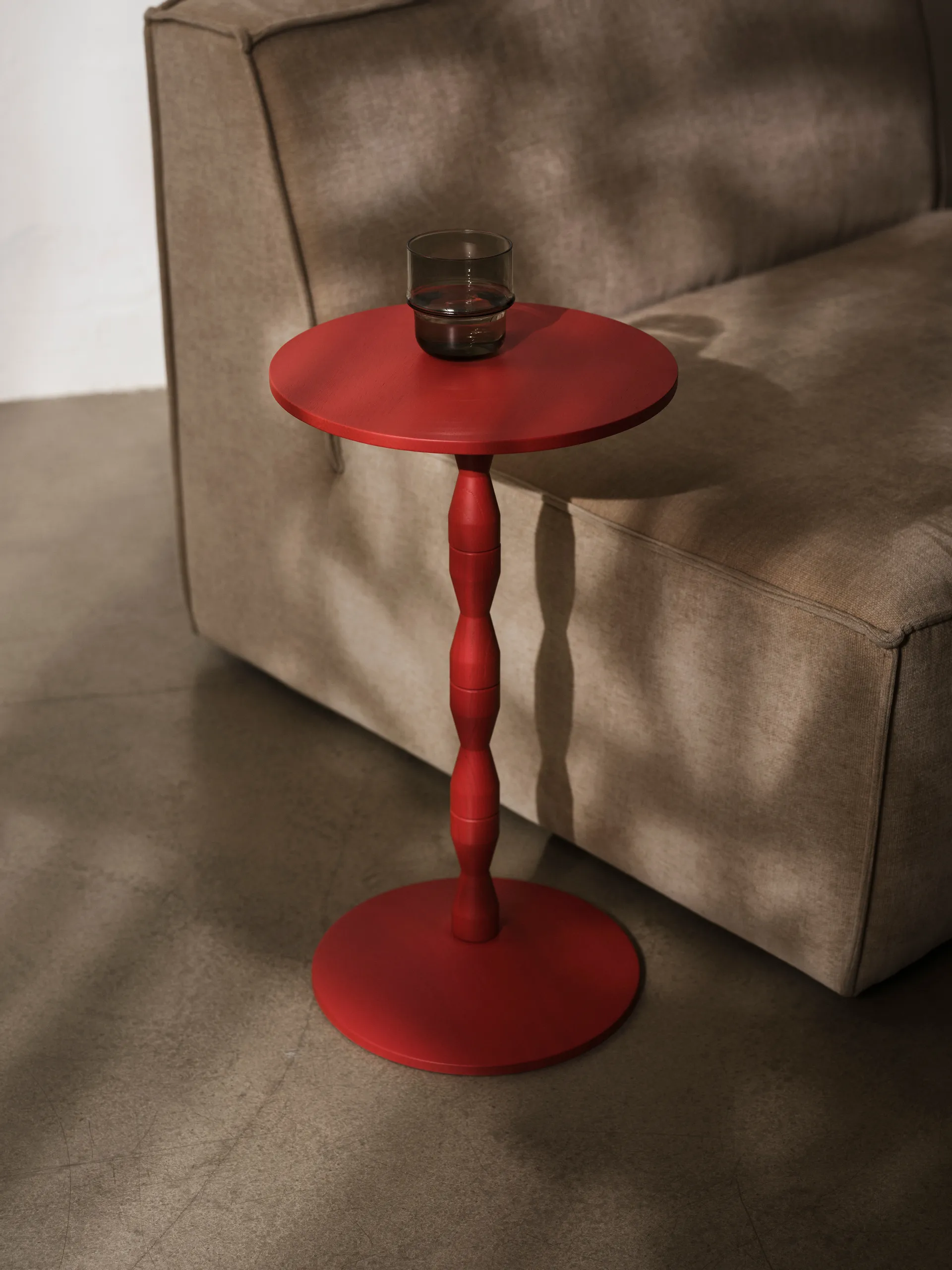 Pedestal table Ø31x67.5 cm, Red Design House Stockholm