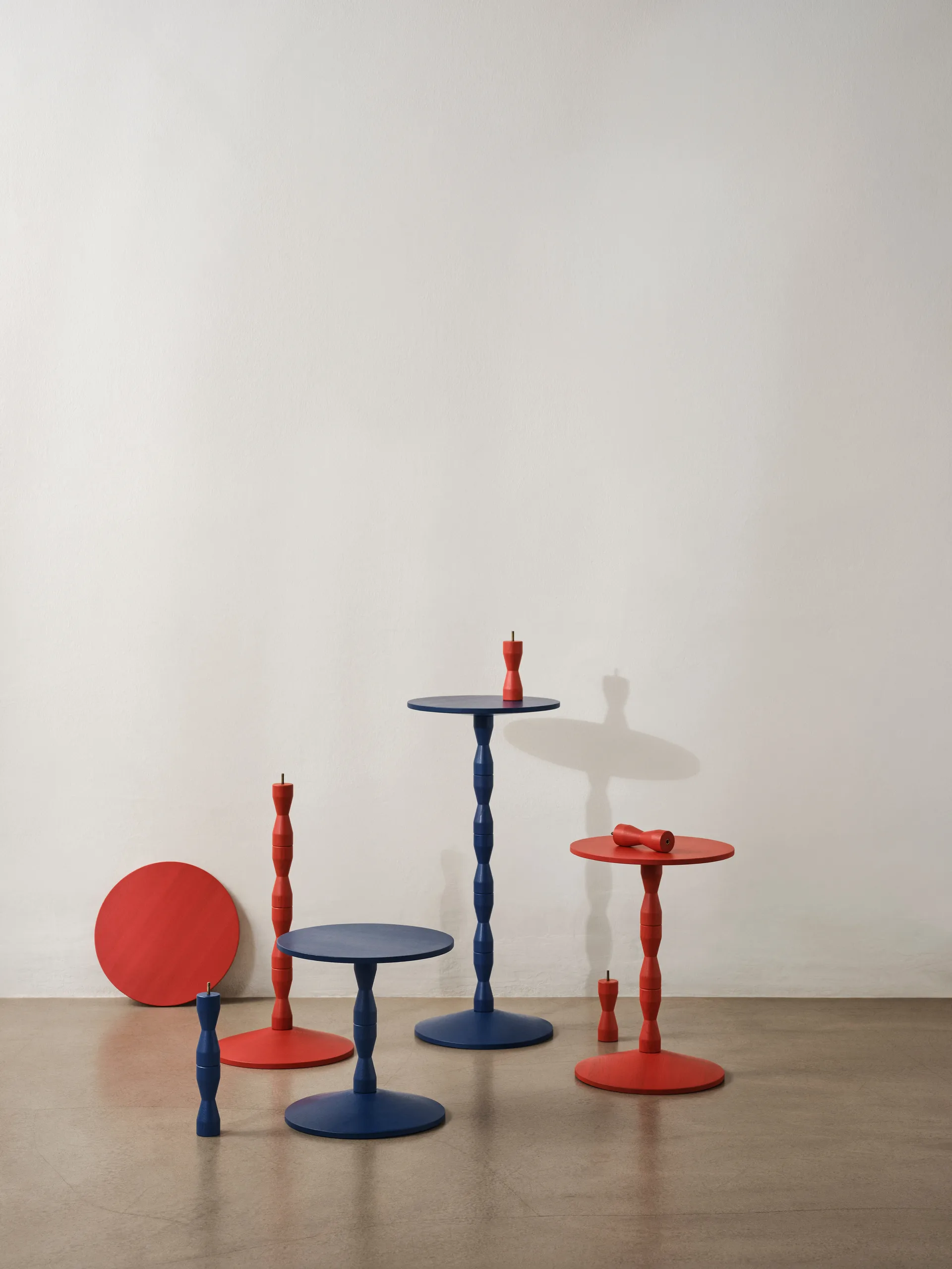 Pedestal table Ø31x67.5 cm, Red Design House Stockholm