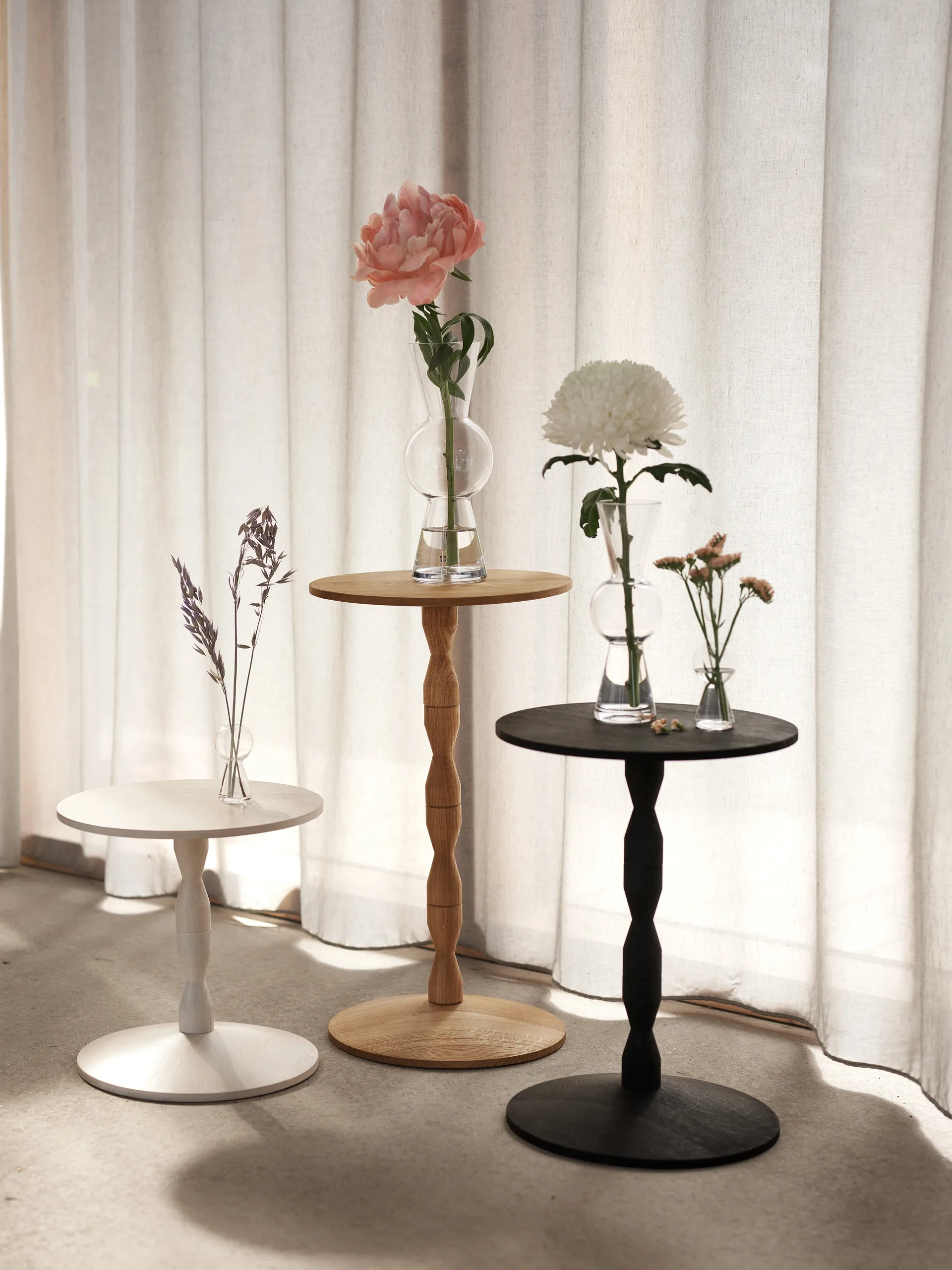 Pedestal table Ø31x67.5 cm, Stained white grey Design House Stockholm