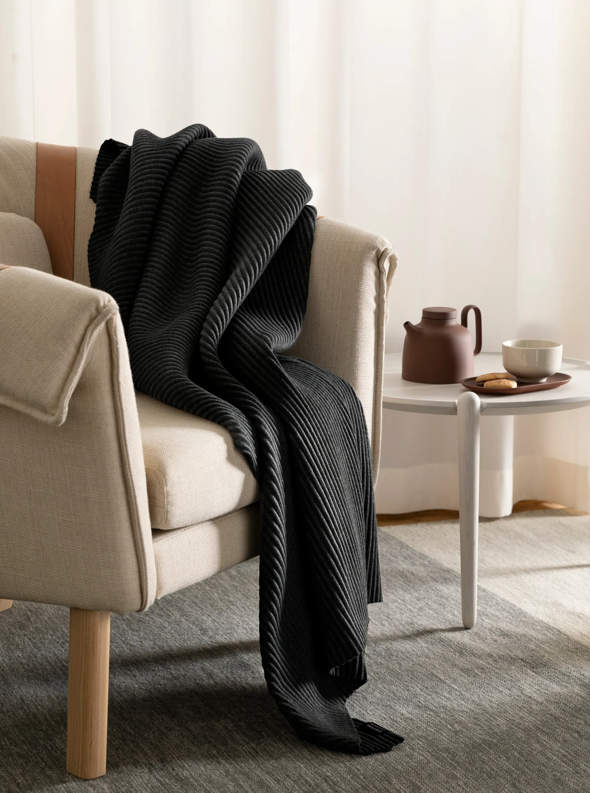 Pleece throw 140x170 cm, Black Design House Stockholm
