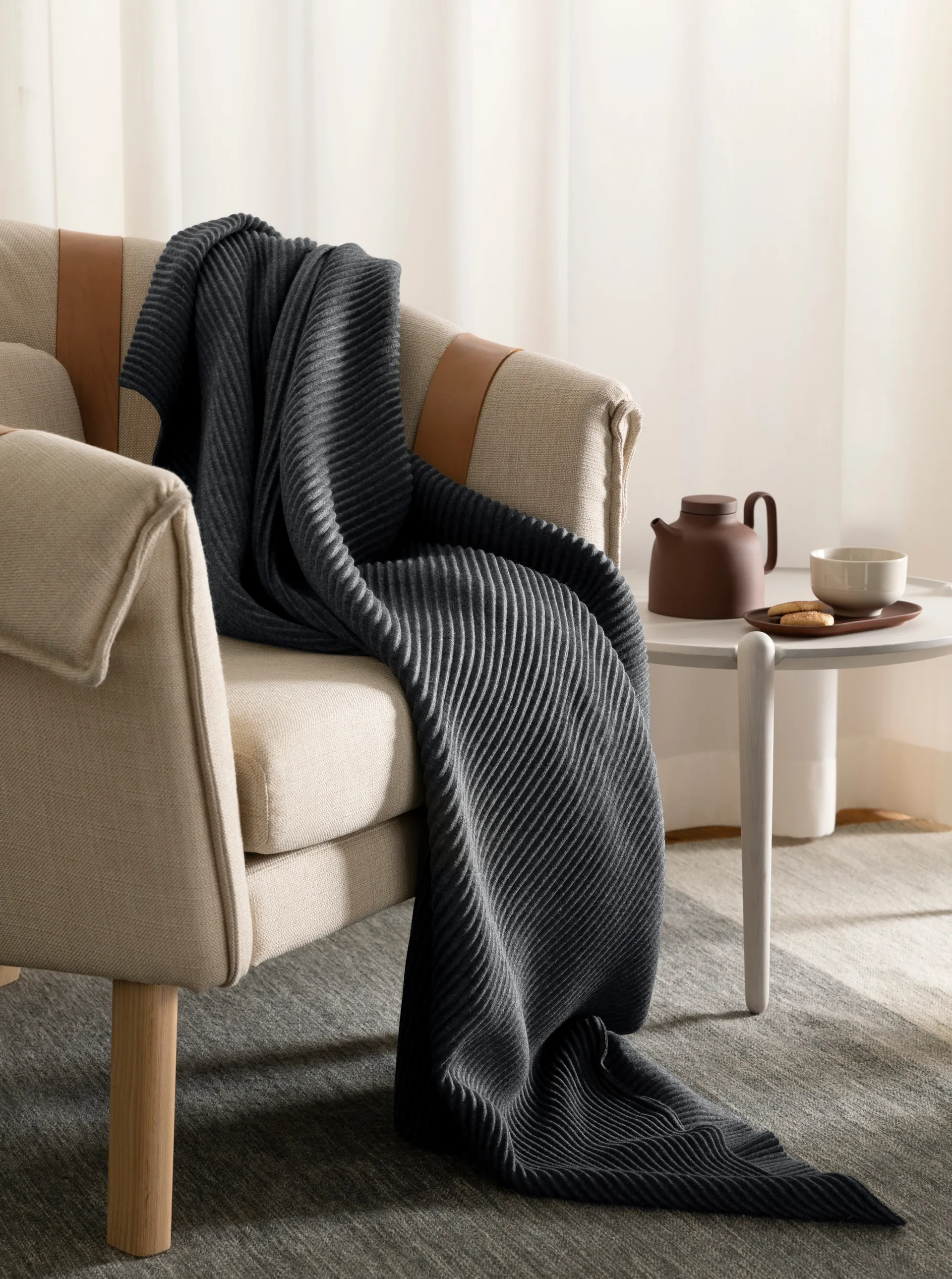 Pleece throw 140x170 cm, Dark grey Design House Stockholm