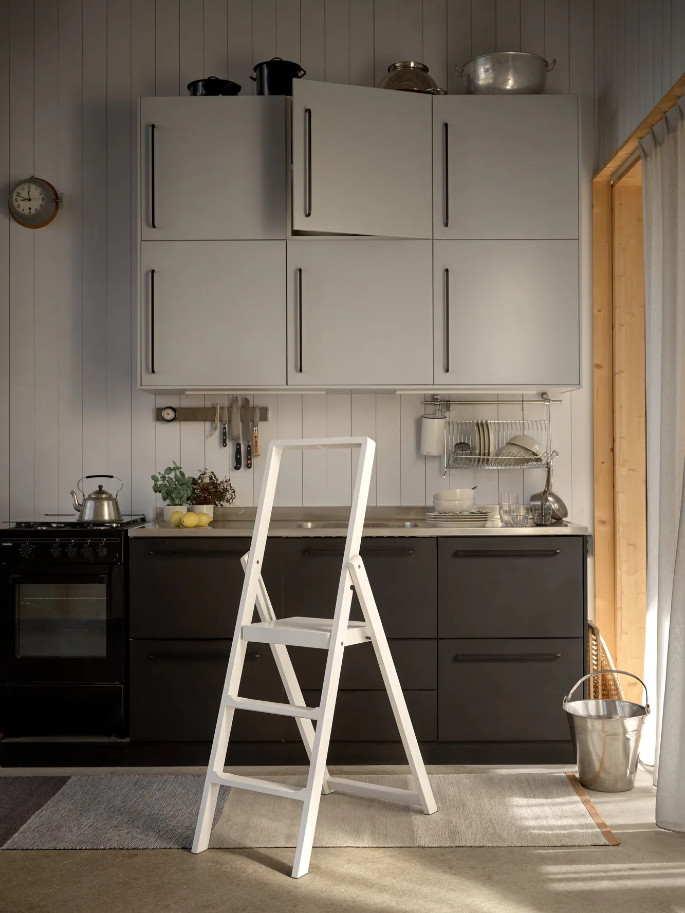 Step ladder, White-lacquered Design House Stockholm